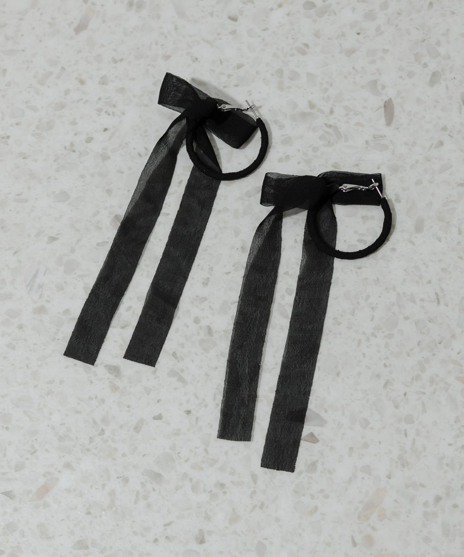 シアーリボンフープピアス BLK -