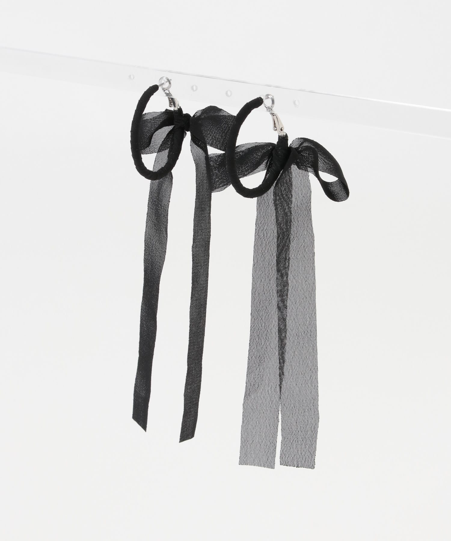 シアーリボンフープピアス BLK -