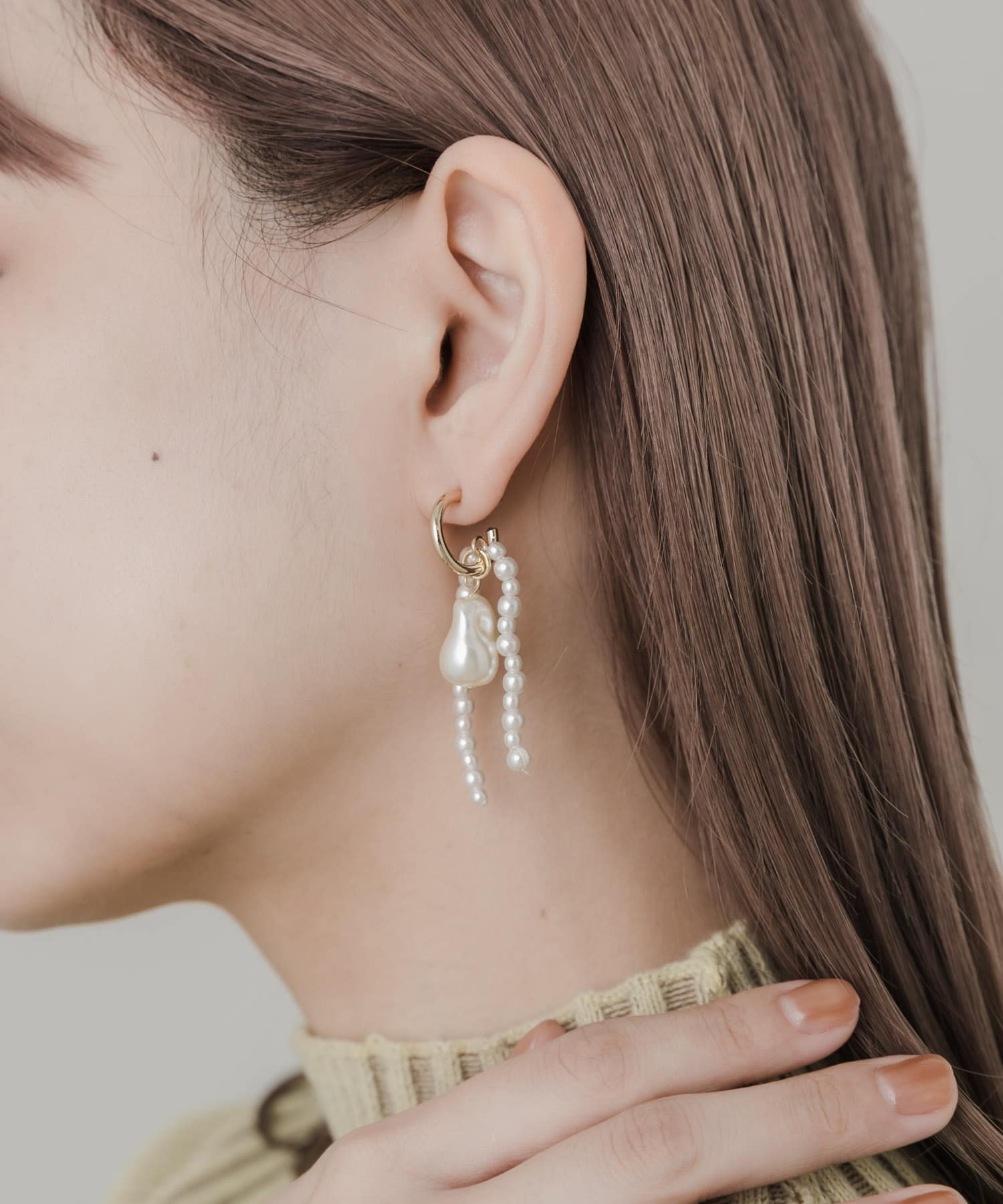 ジュシパールドロップムーンピアス GLD/IVO -