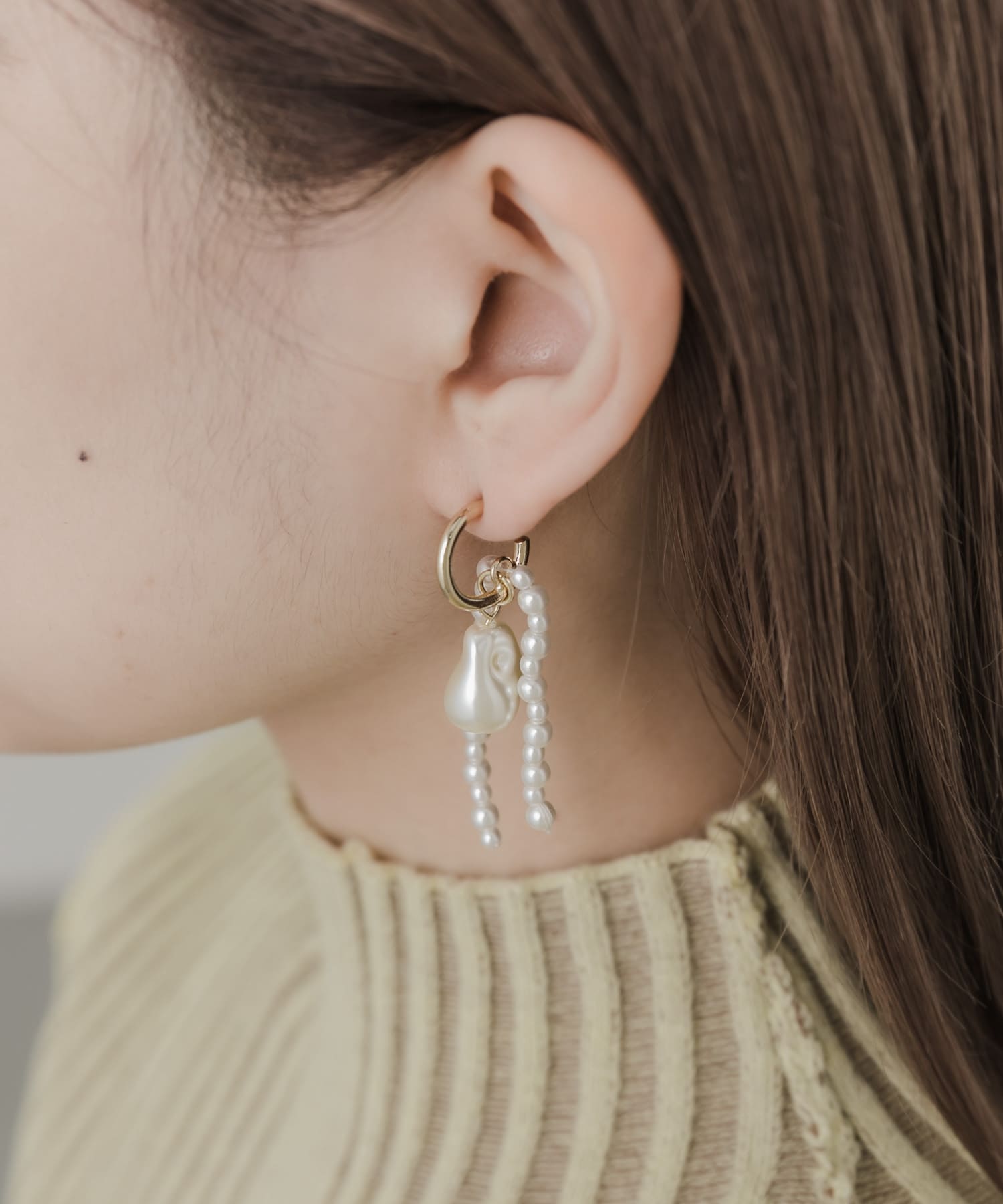 ジュシパールドロップムーンピアス GLD/IVO -