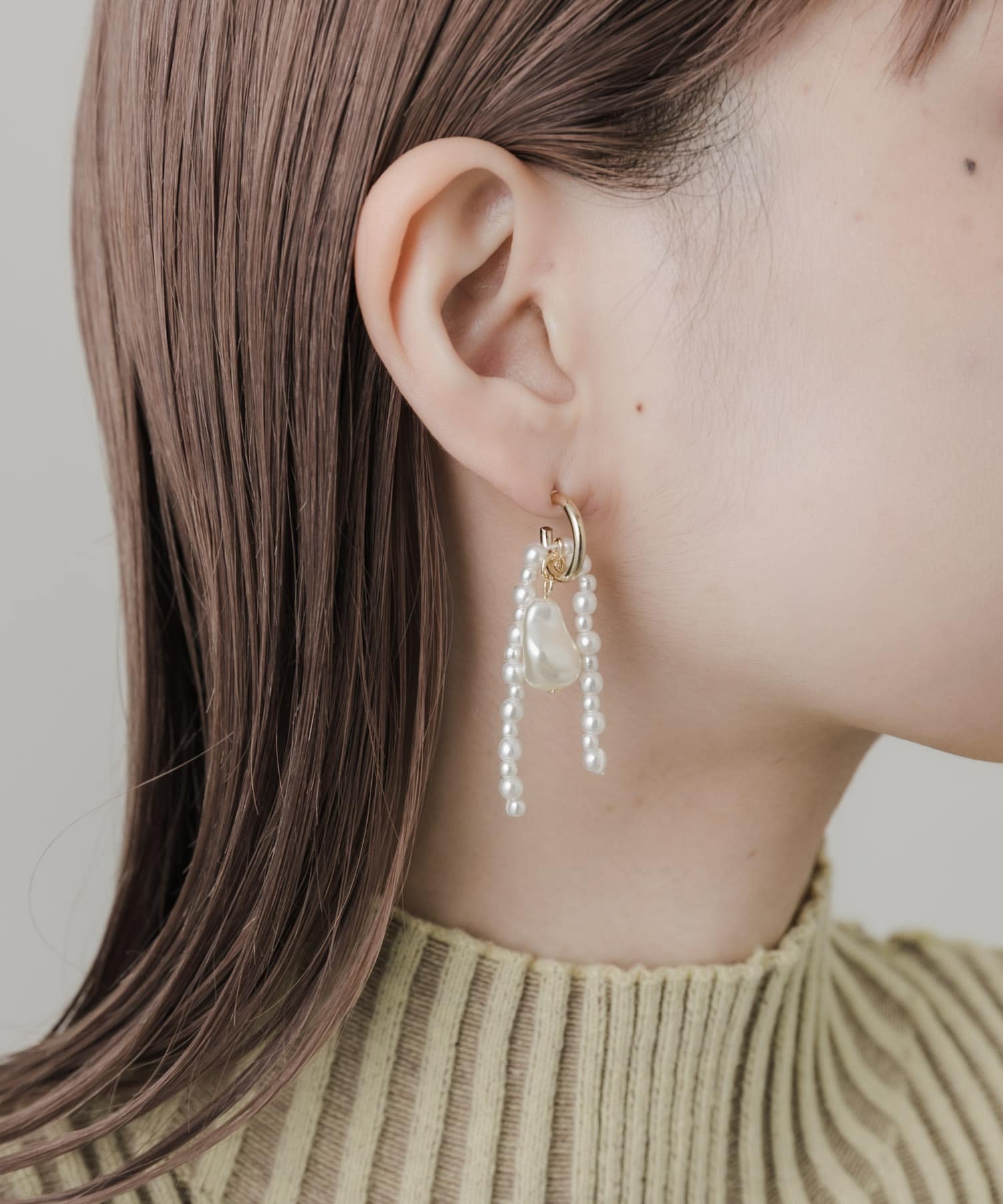 ジュシパールドロップムーンピアス GLD/IVO -