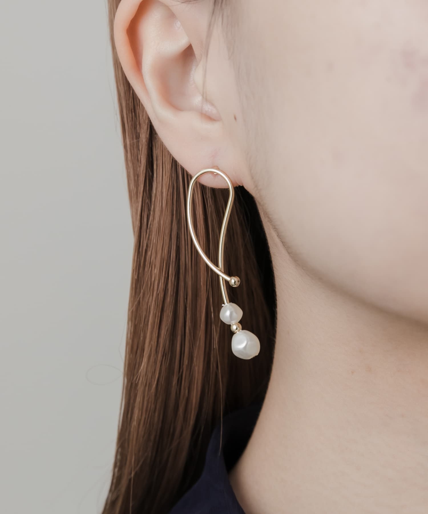 ニュアンスカーブツインパールピアス