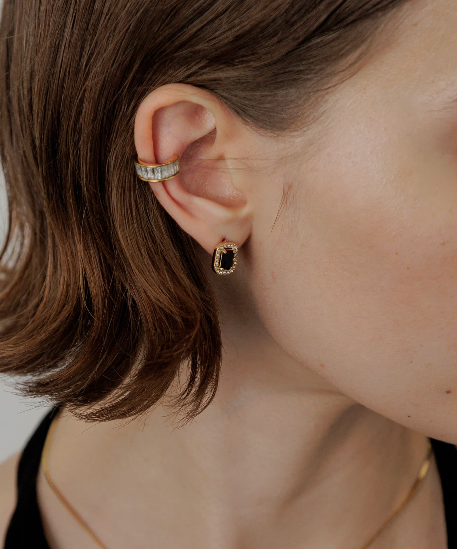 ステンレスビジューミニピアス GLD/BLK -