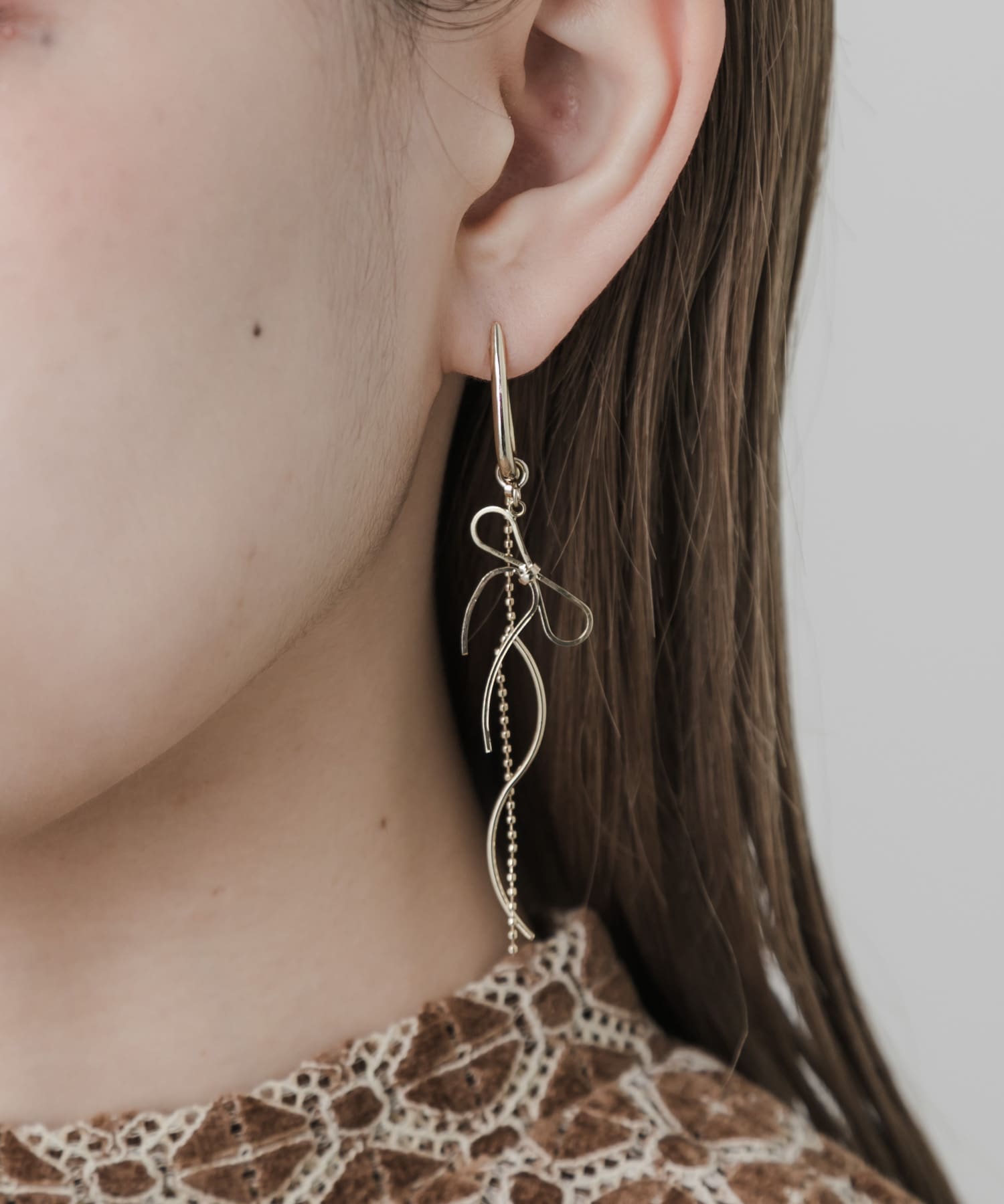ドロップリボンバーチェーンピアス GLD -