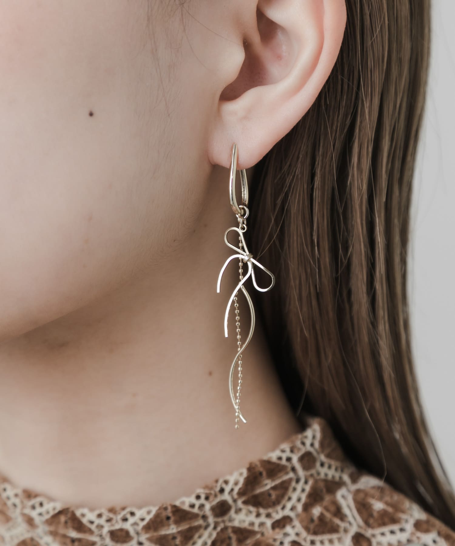ドロップリボンバーチェーンピアス GLD -