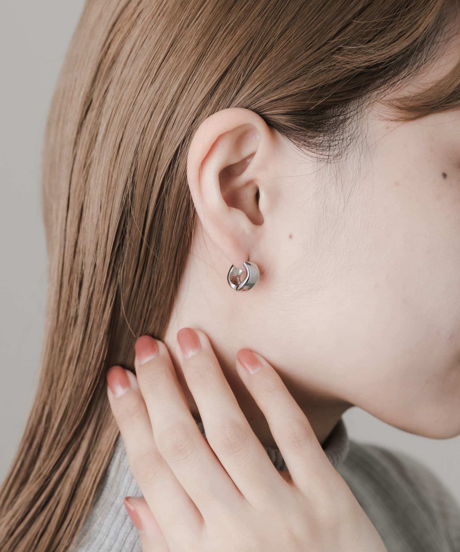 ニュアンスフープワンタッチピアス SLV -