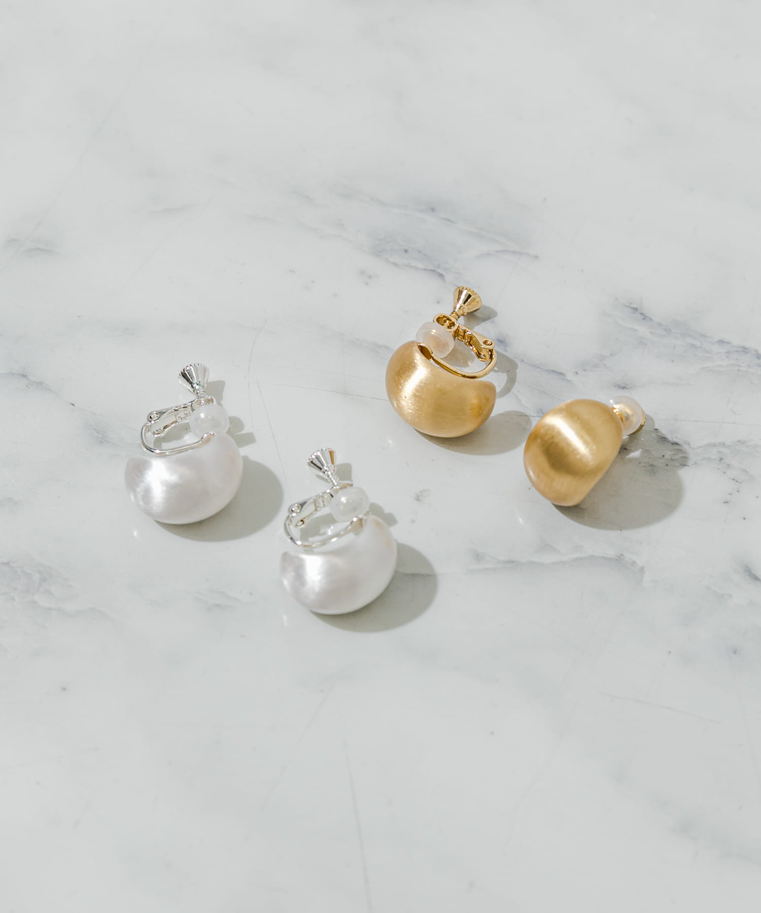 プックリメタルマットイヤリング SLV -