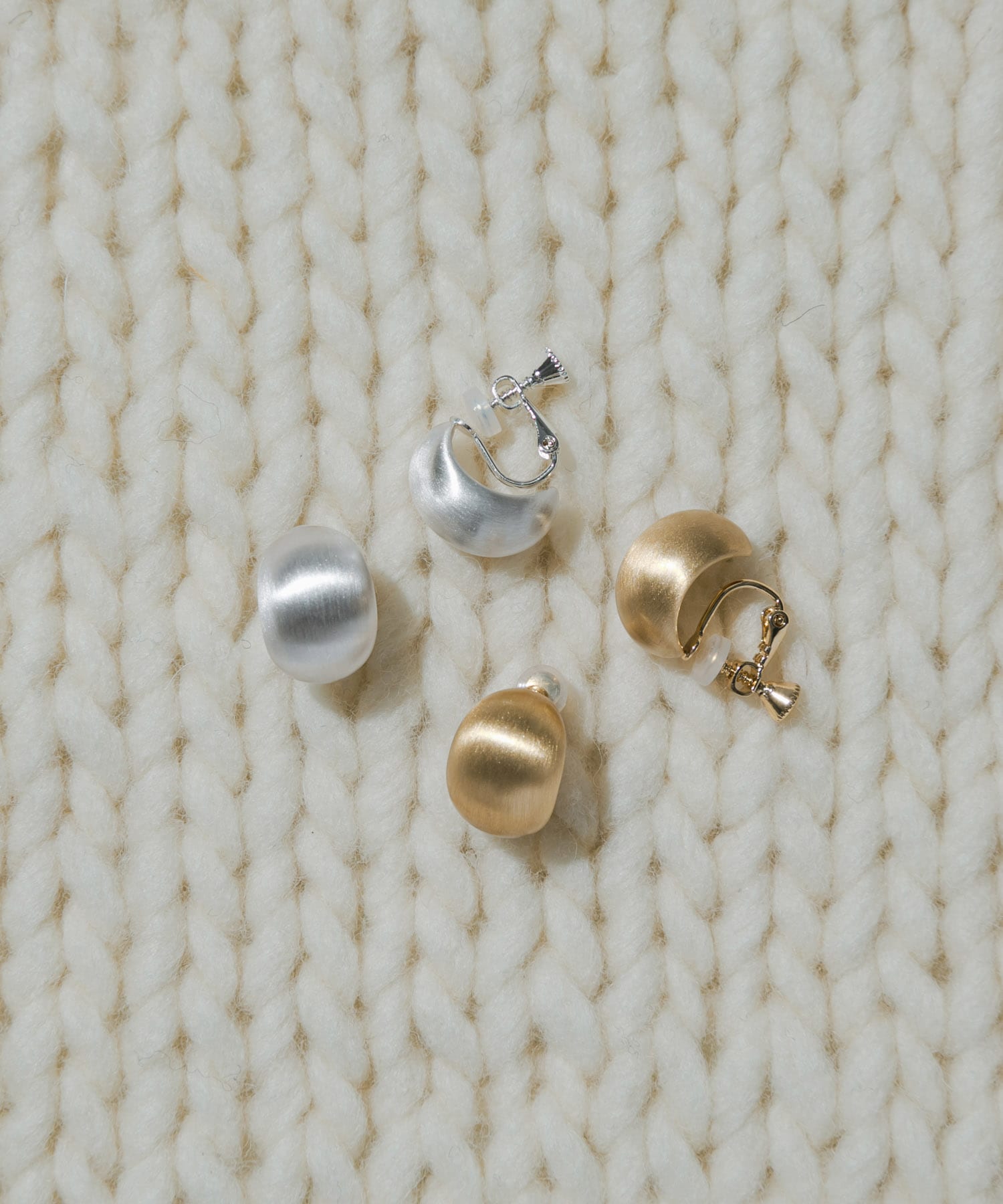 プックリメタルマットイヤリング SLV -