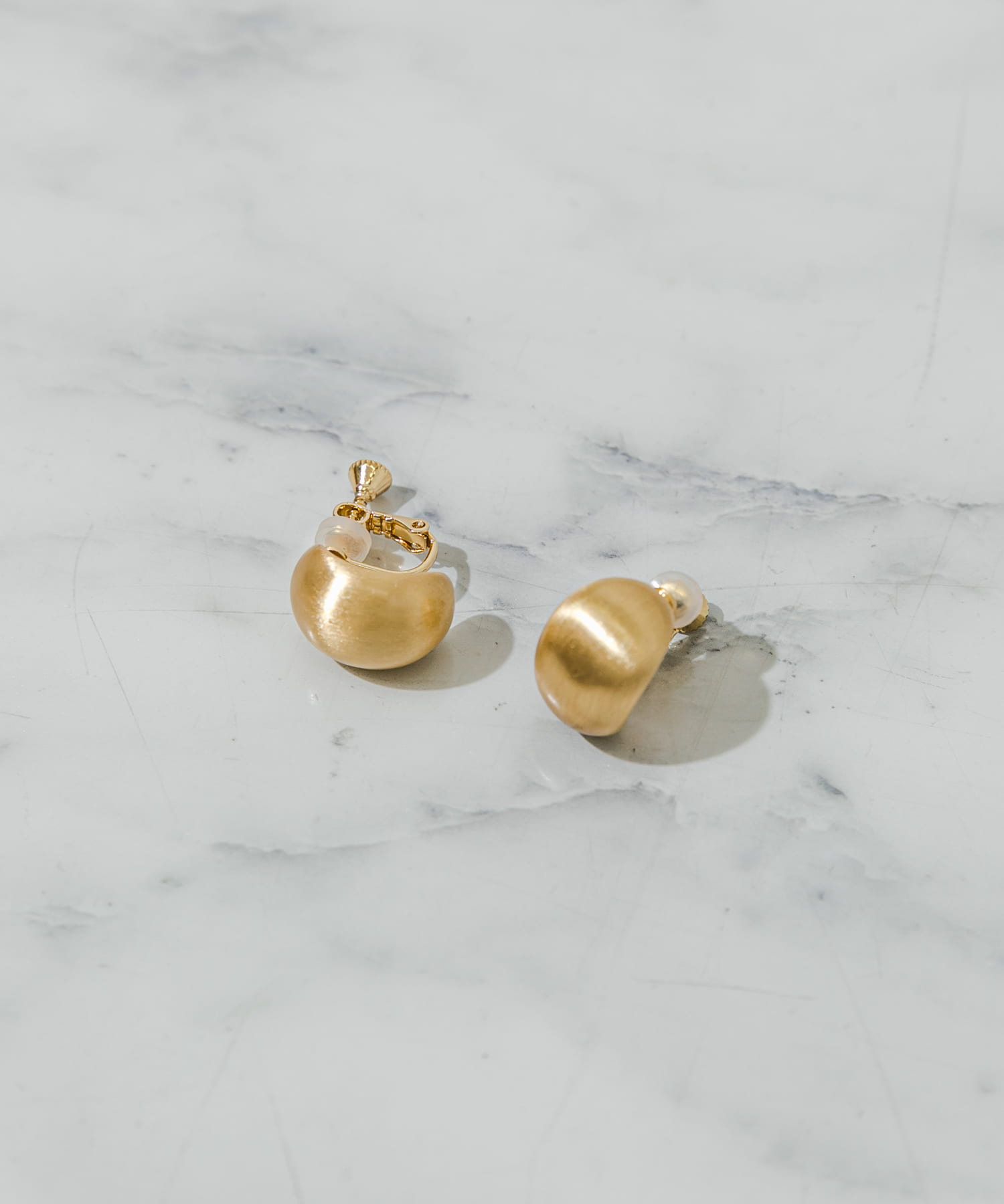 プックリメタルマットイヤリング GLD -