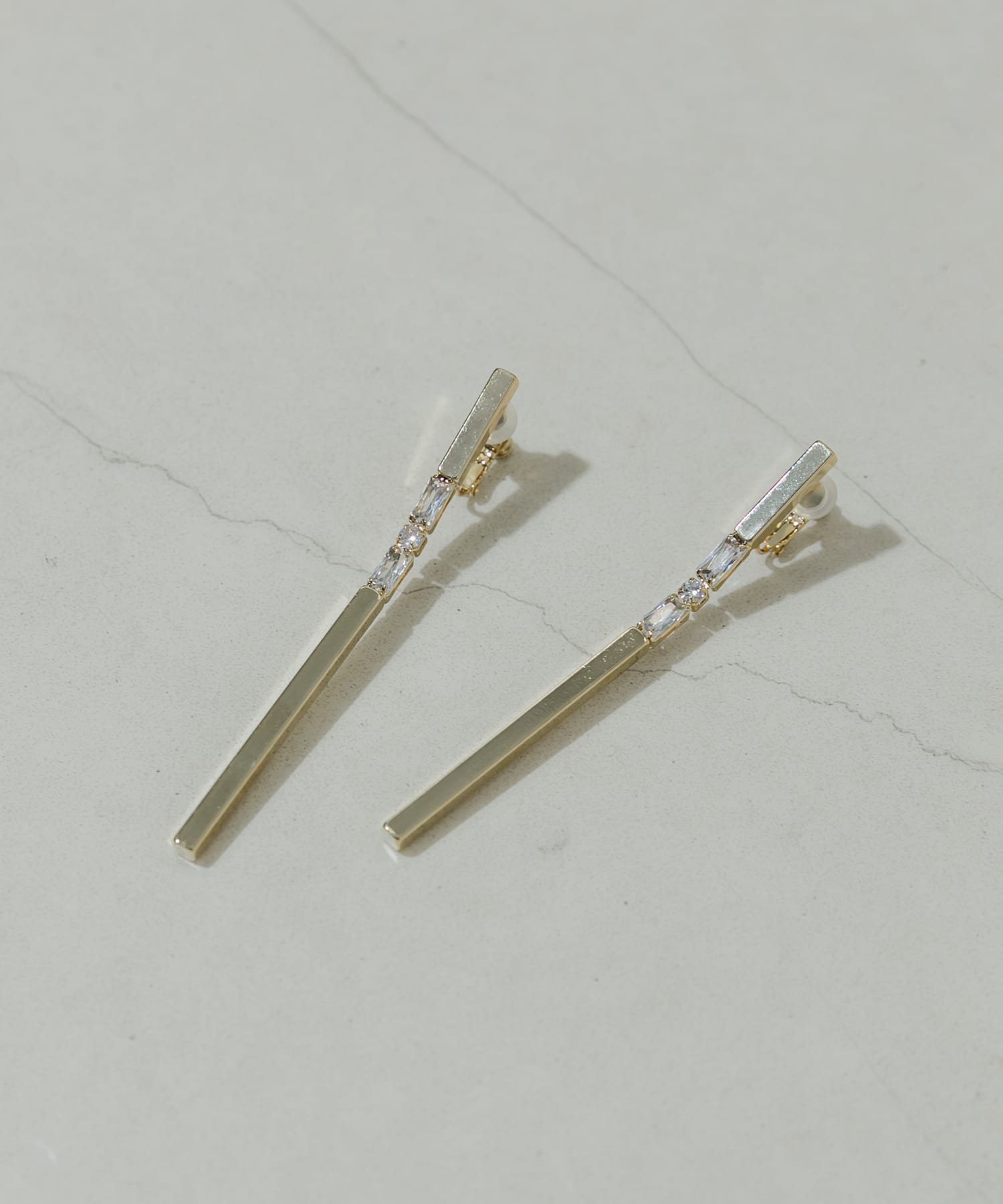 ロングスクエアビジューイヤリング GLD -