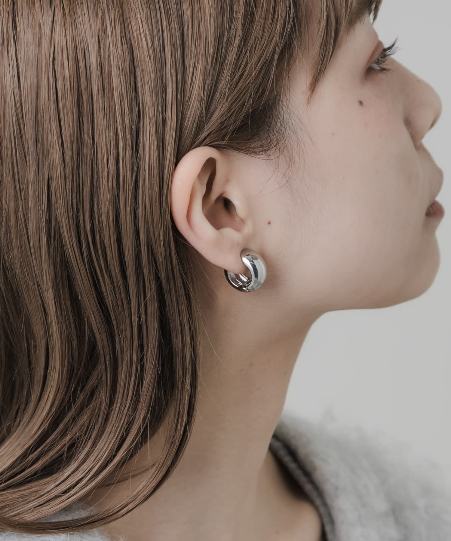 メタルワイドフープクリップイヤリング SLV -