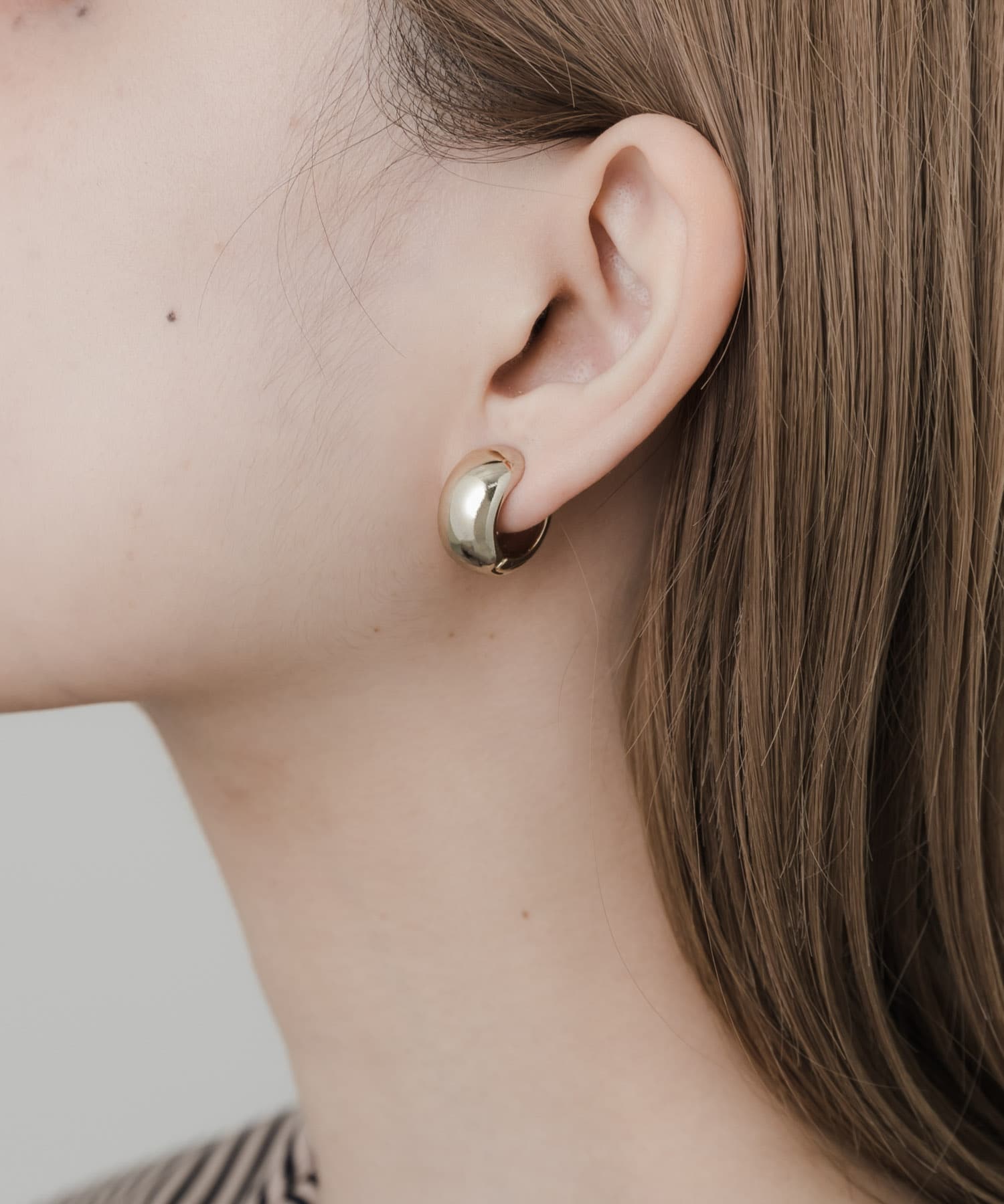 メタルワイドフープクリップイヤリング GLD -