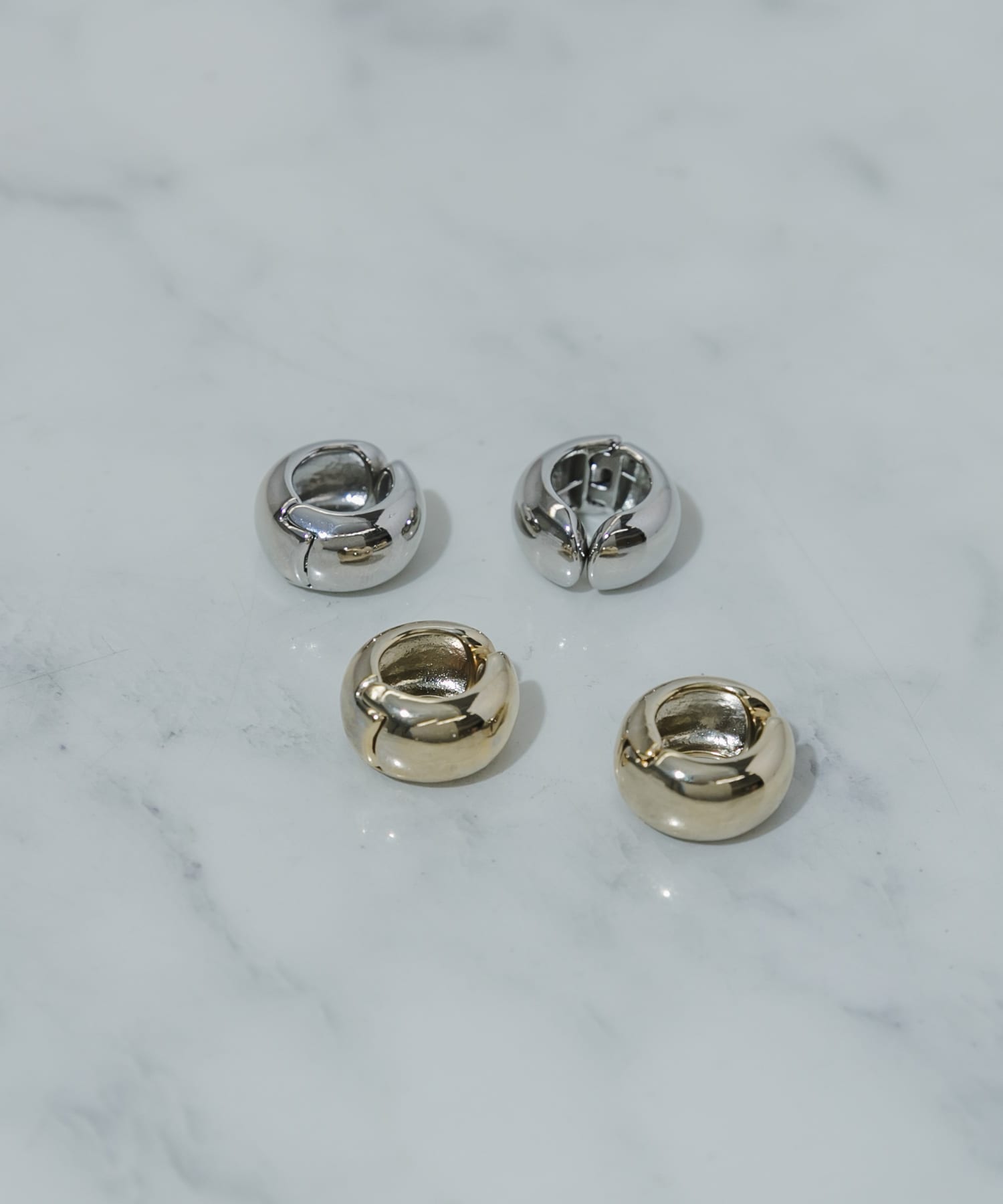 メタルワイドフープクリップイヤリング GLD -