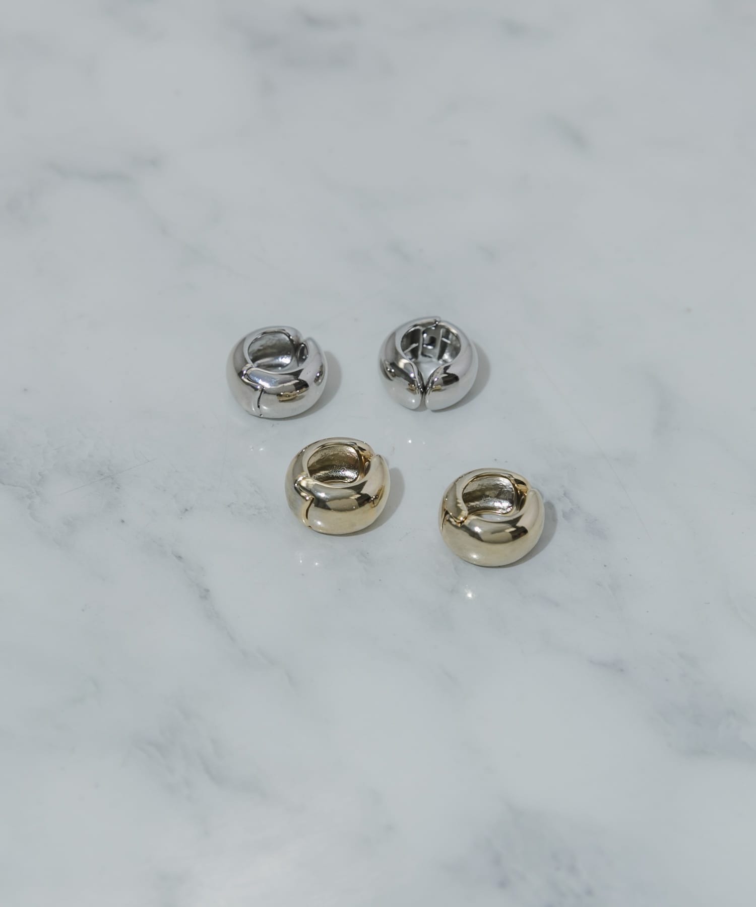 メタルワイドフープクリップイヤリング GLD -