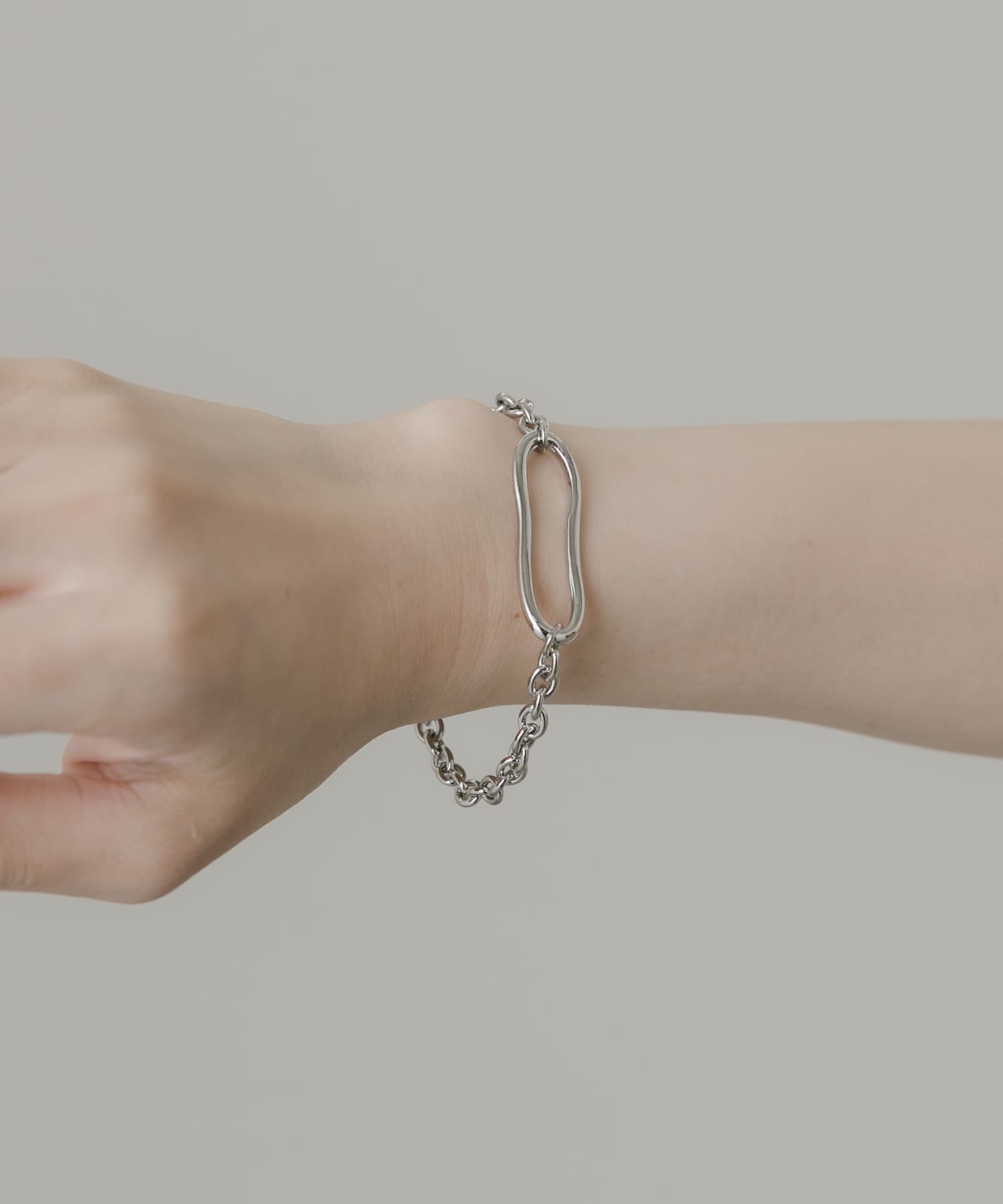 ニュアンスオーバルマンテルブレスレット SLV -