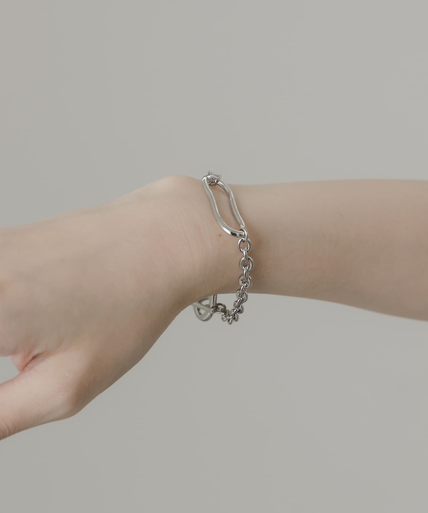 ニュアンスオーバルマンテルブレスレット SLV -