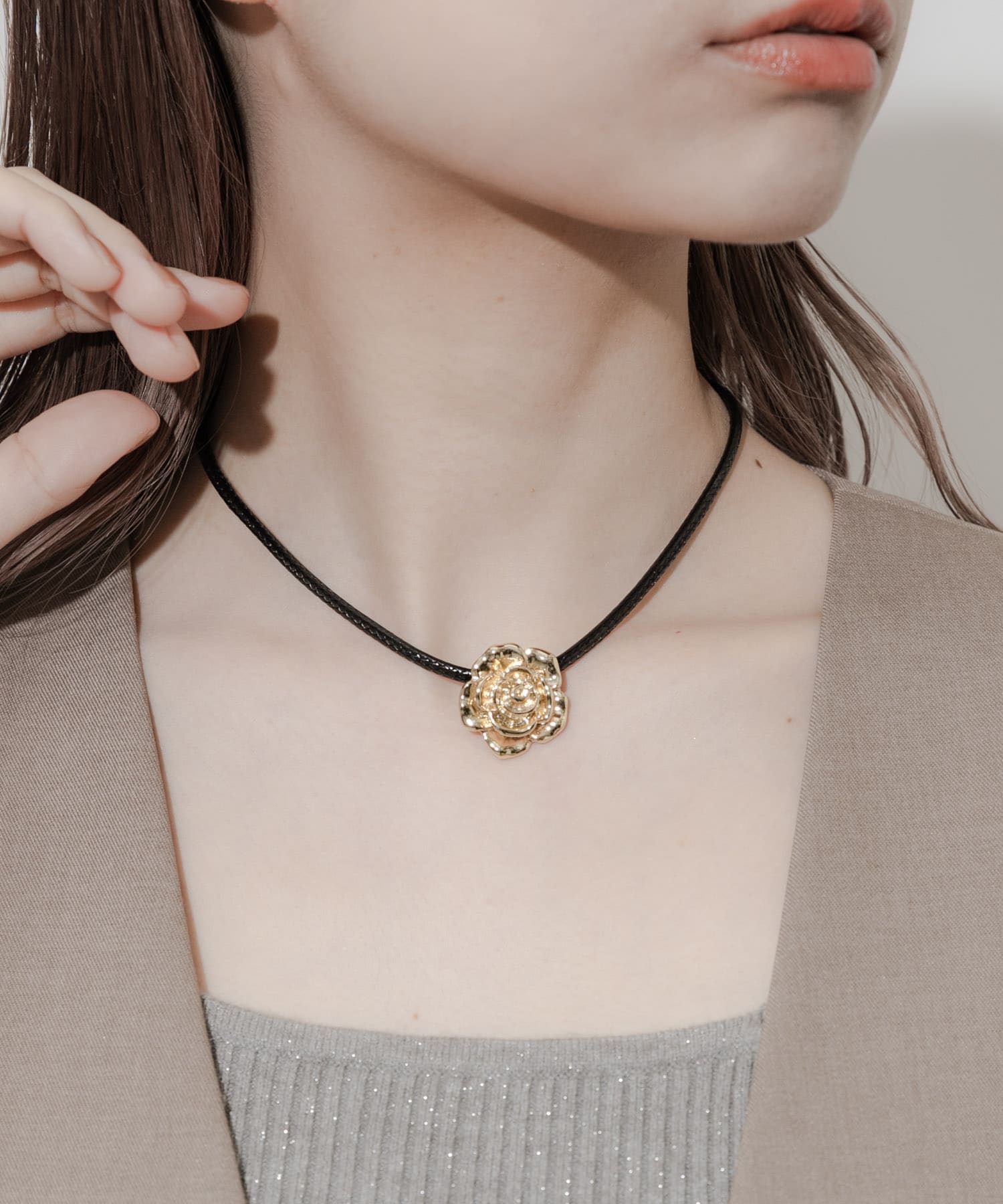 メタルローズチョーカーマンテルネックレス BLK/GLD -
