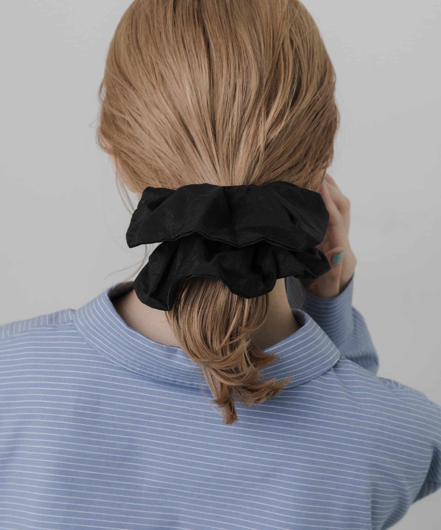 ボリュームシュシュ BLK -