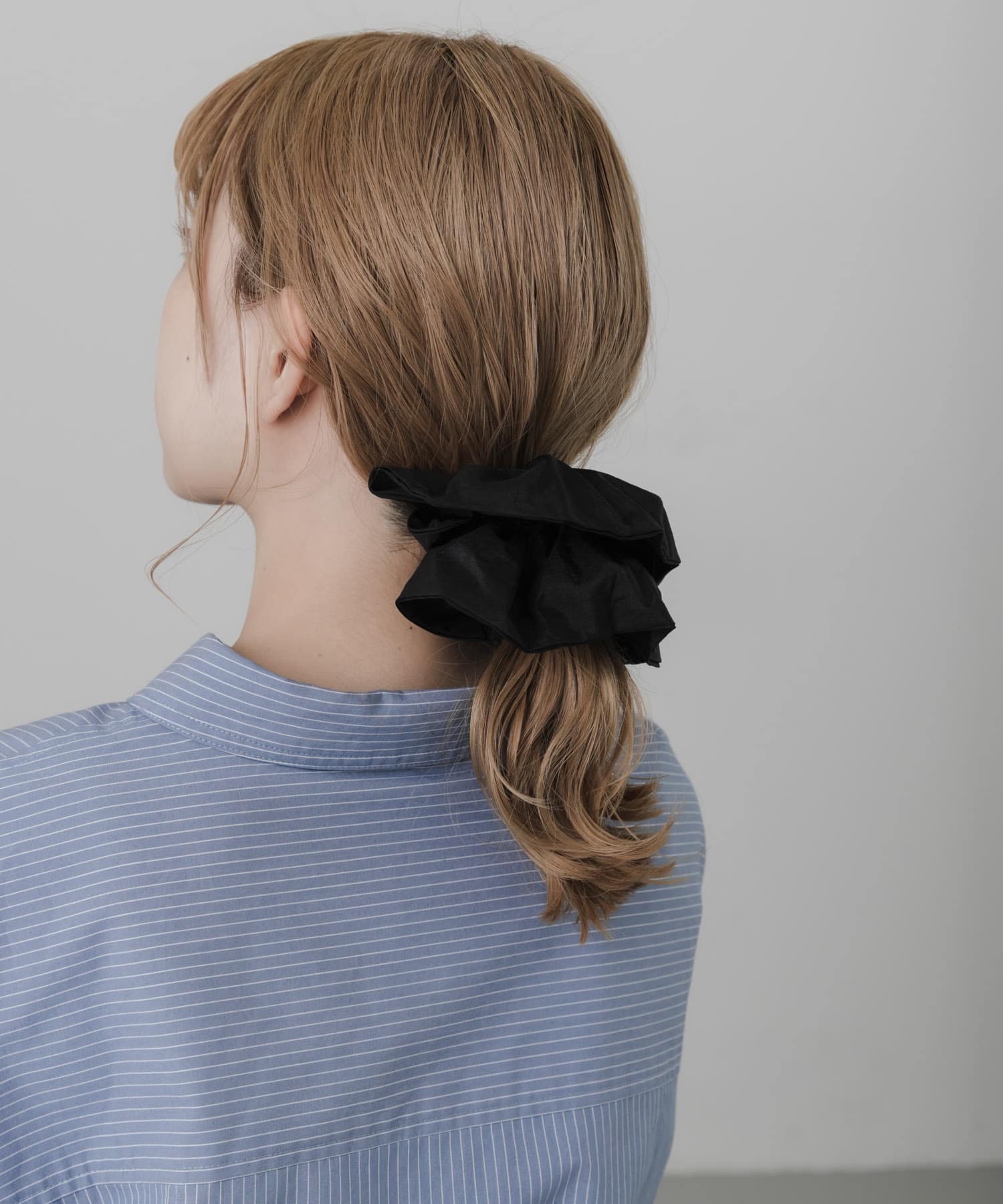 ボリュームシュシュ BLK -