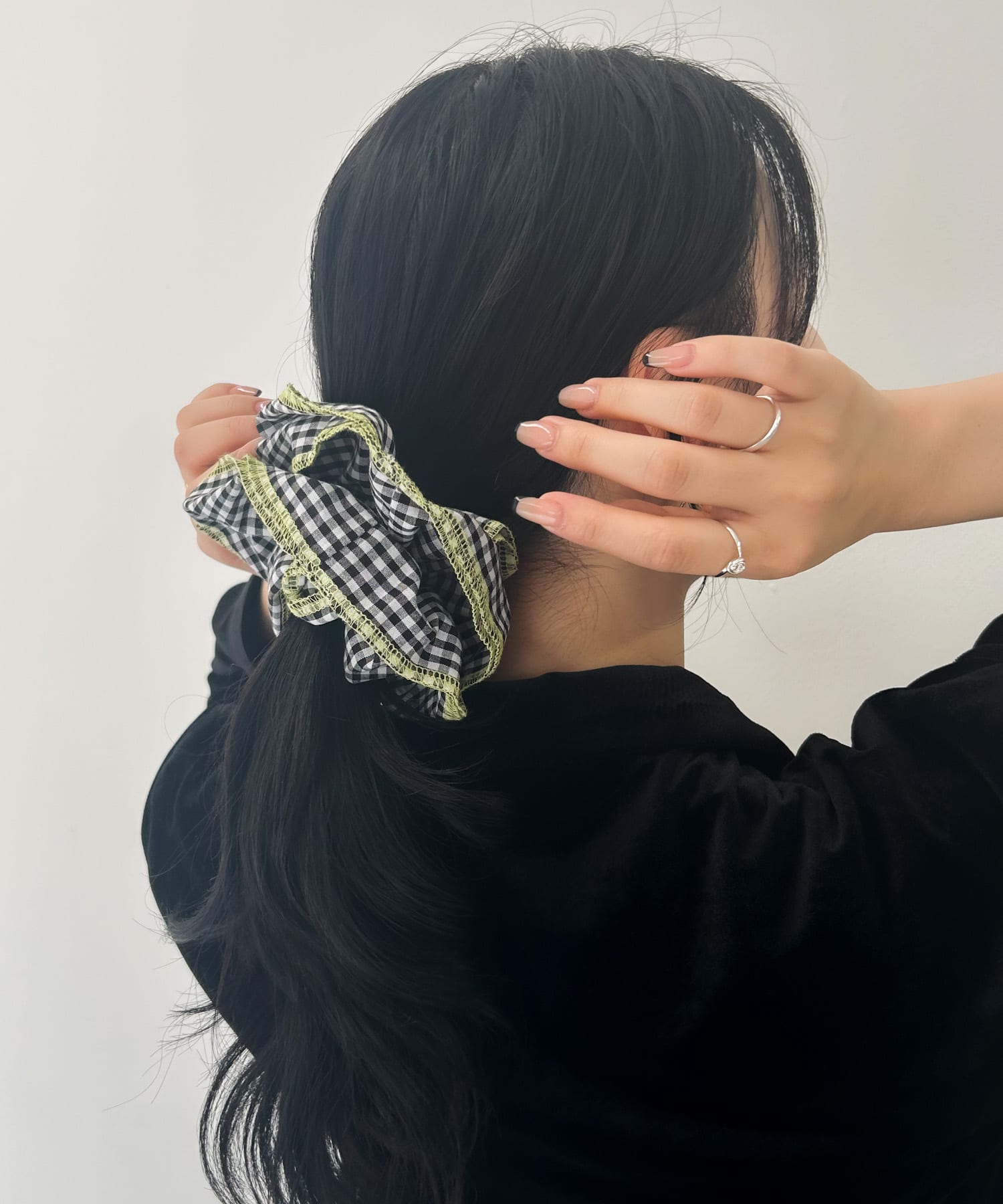 ギンガムチェックボリュームシュシュ BLK -