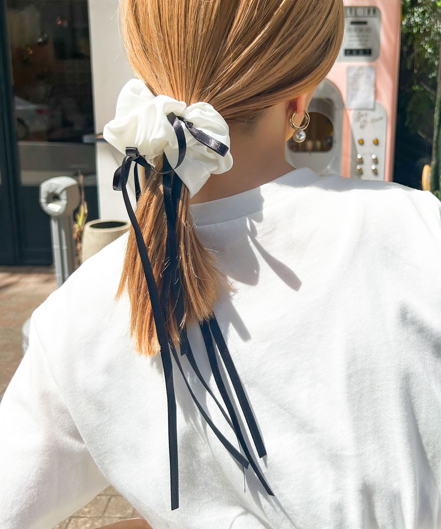 サテンリボンボリュームシュシュ WHT -