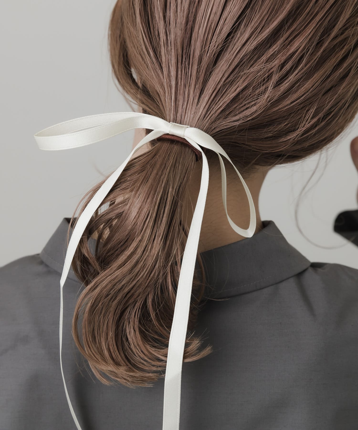 ロングサテンリボンヘアポニー IVO -