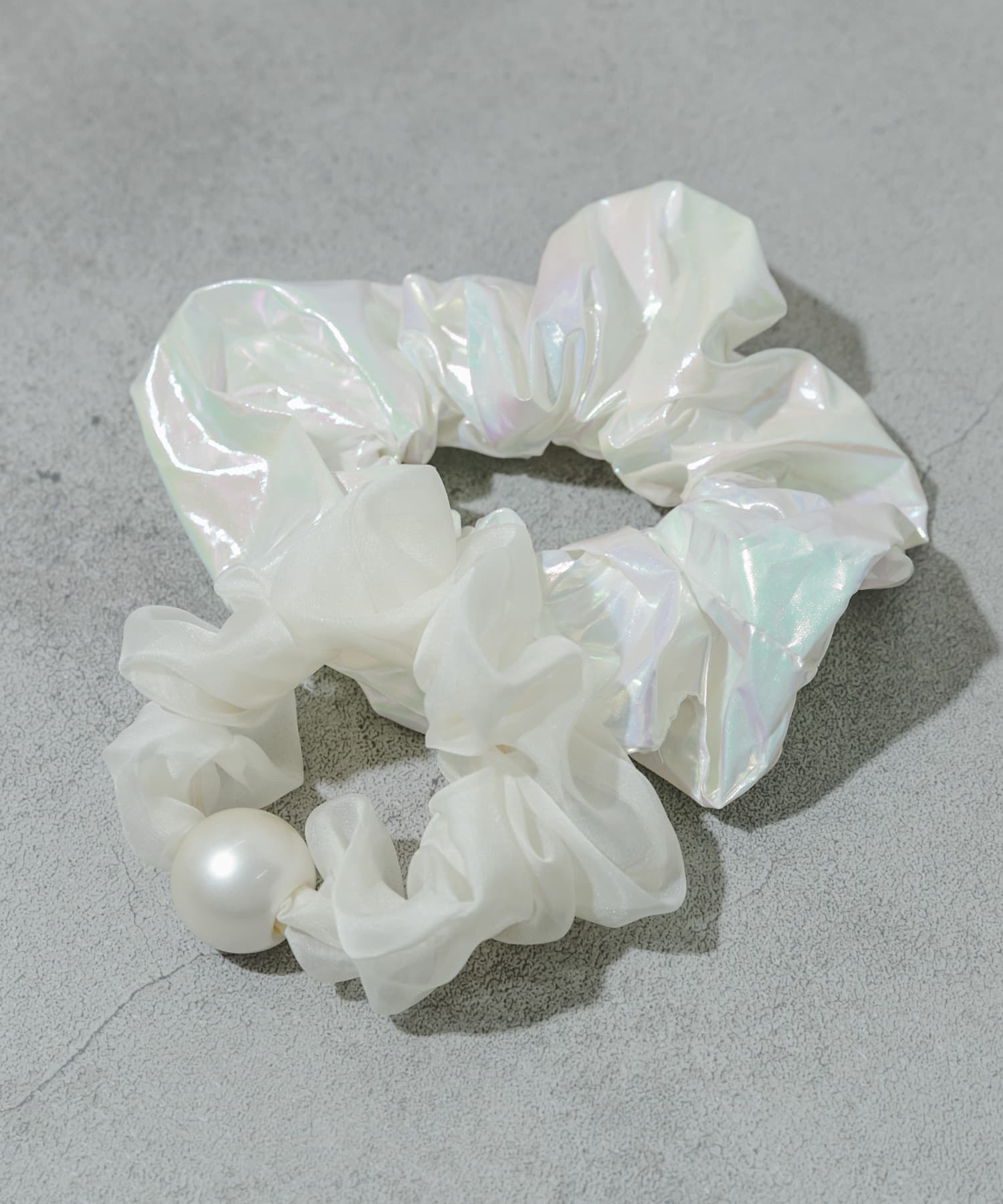 メタリックパール2セットシュシュ WHT -