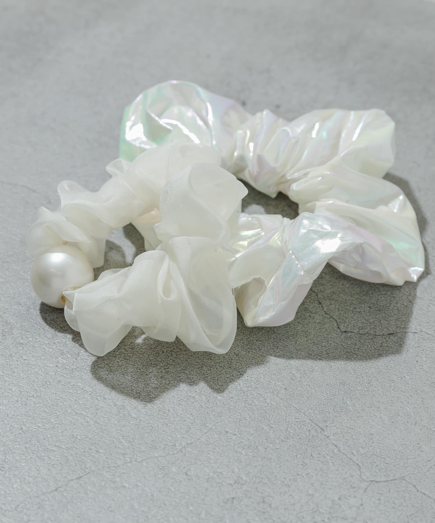 メタリックパール2セットシュシュ WHT -