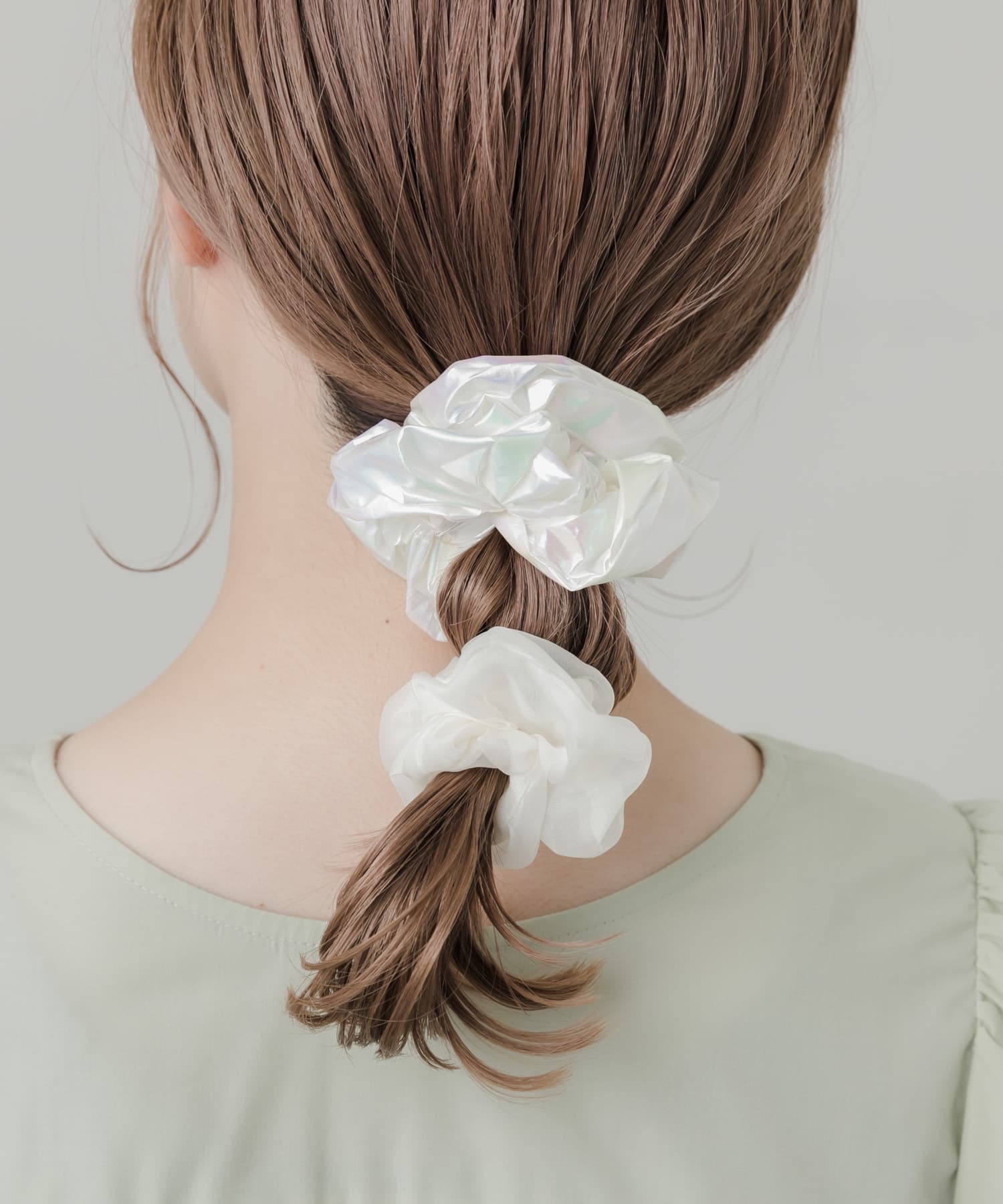 メタリックパール2セットシュシュ WHT -