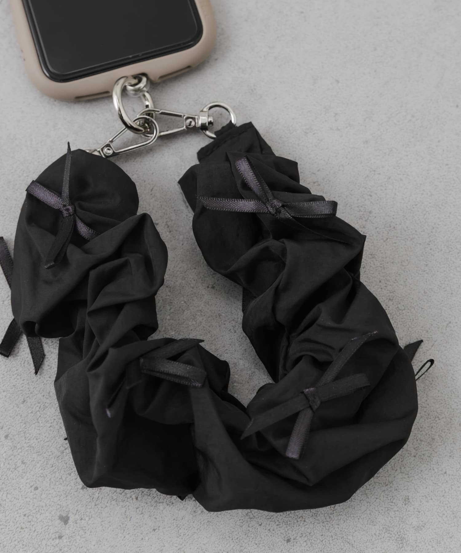 リボンシュシュハンドルストラップ BLK -