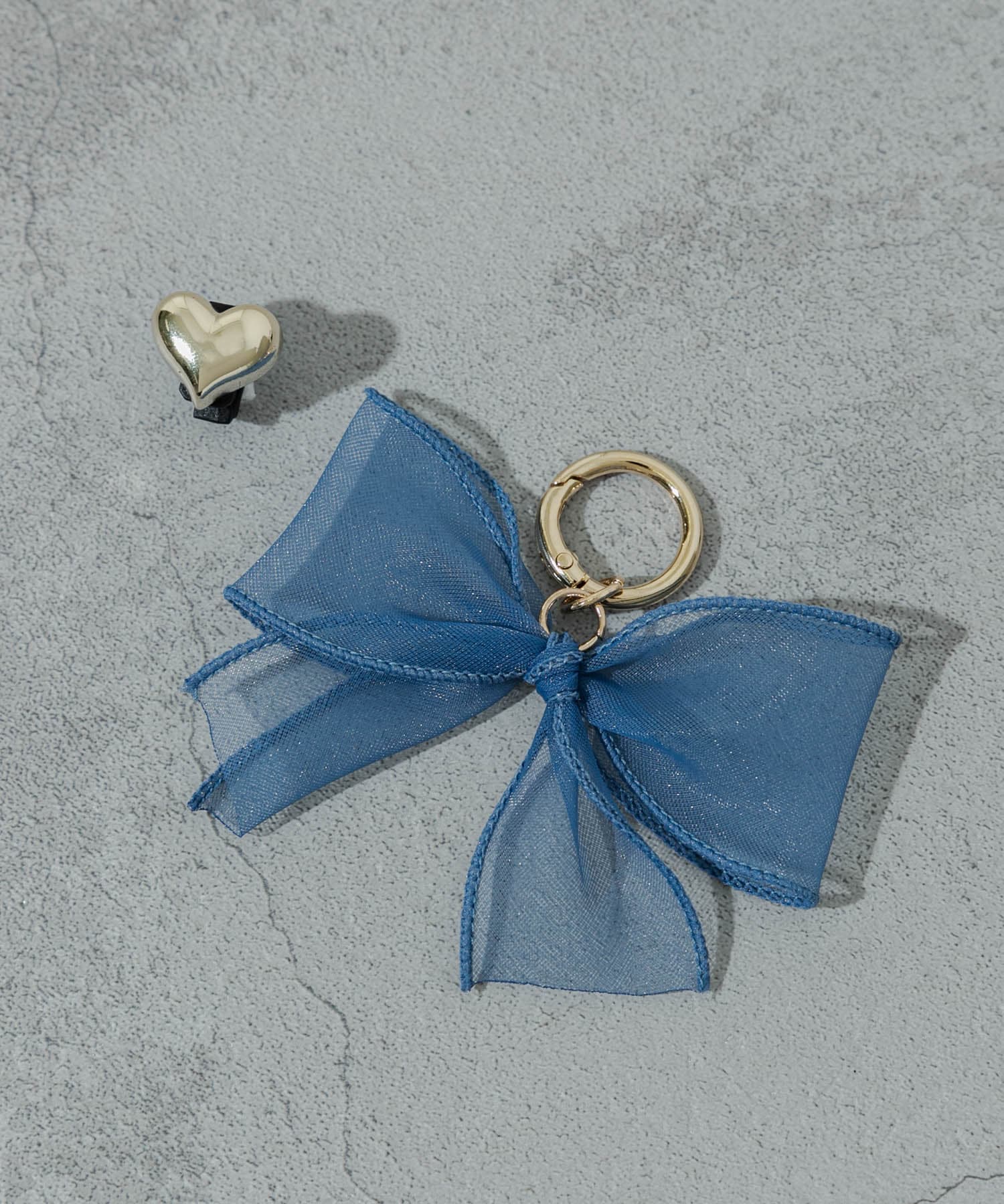 リボンハートアシメスニーカーチャーム BLU/GLD -