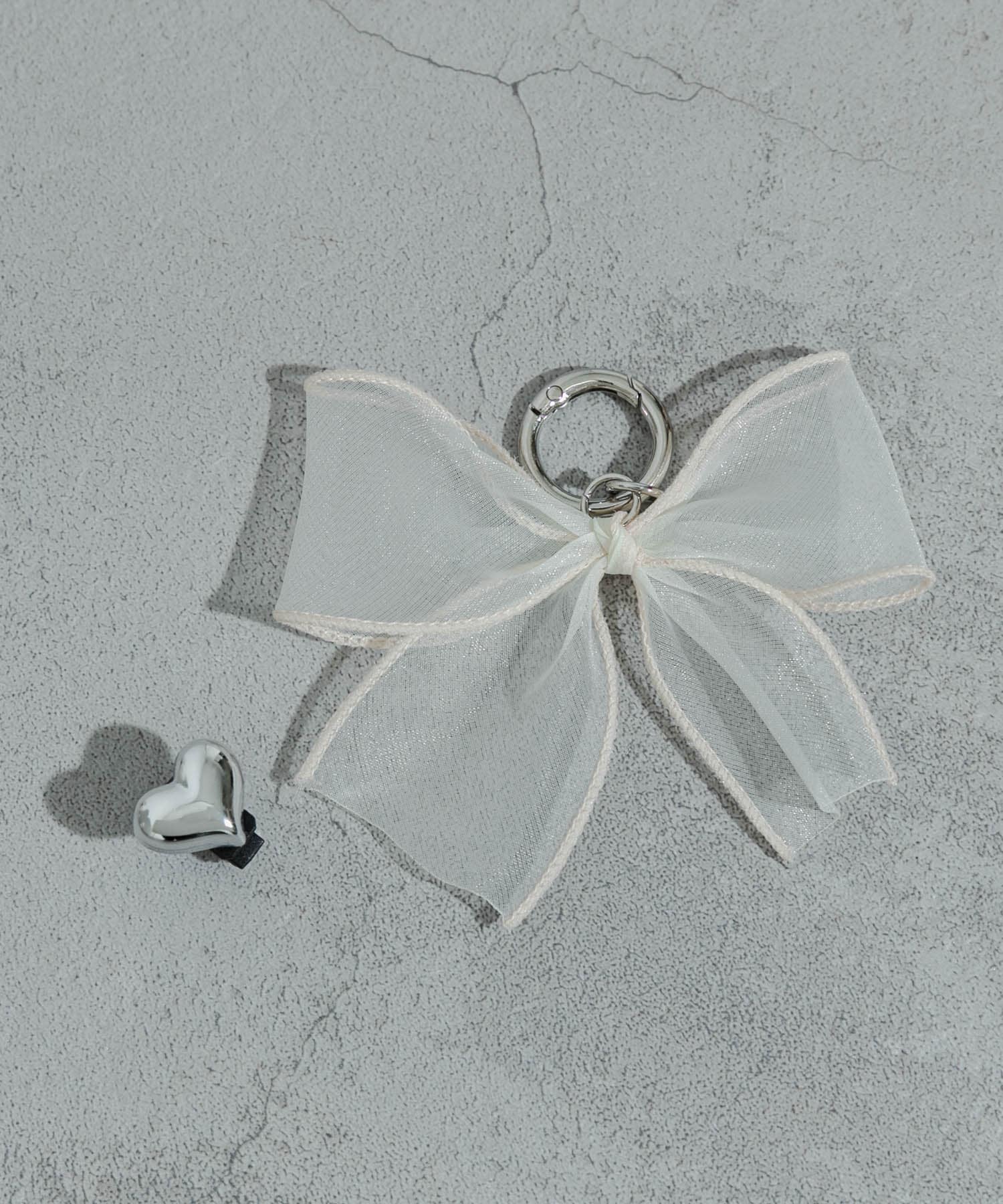 リボンハートアシメスニーカーチャーム IVO/SLV -