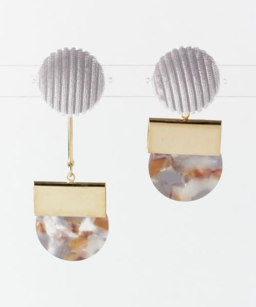 ベロアボタンアシメピアス