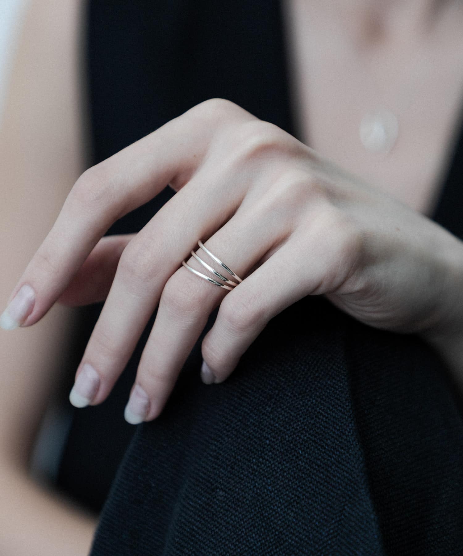 SMELLY so’　narrow line ring