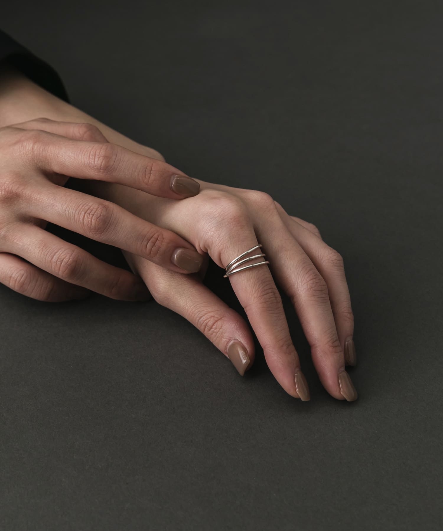 SMELLY so’　narrow line ring SLV 13