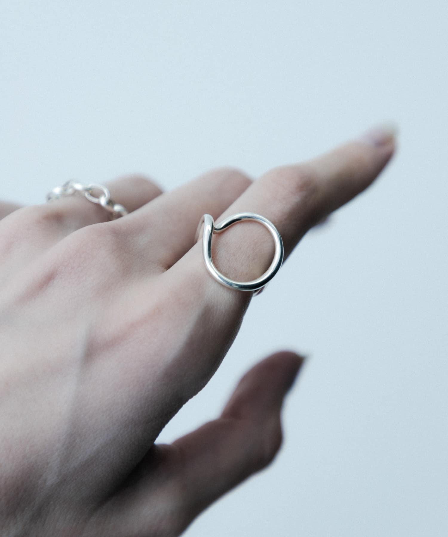 SMELLY so’　loosely circle ring