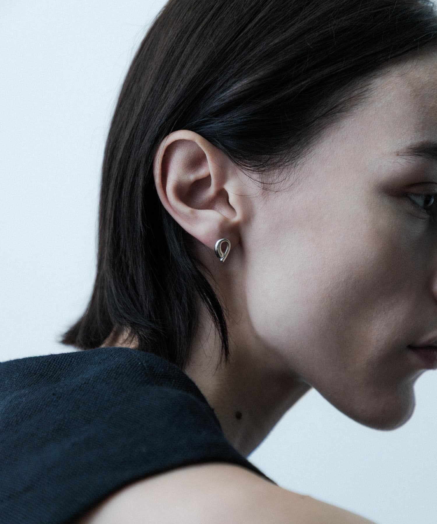 SMELLY so’　asymmetric solid pierce SLV -