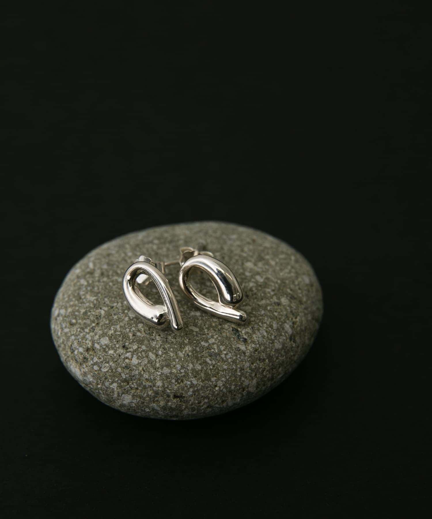 SMELLY so’　asymmetric solid pierce SLV -