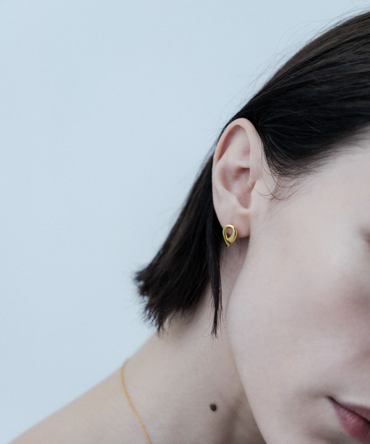 SMELLY so’　asymmetric solid pierce GLD -