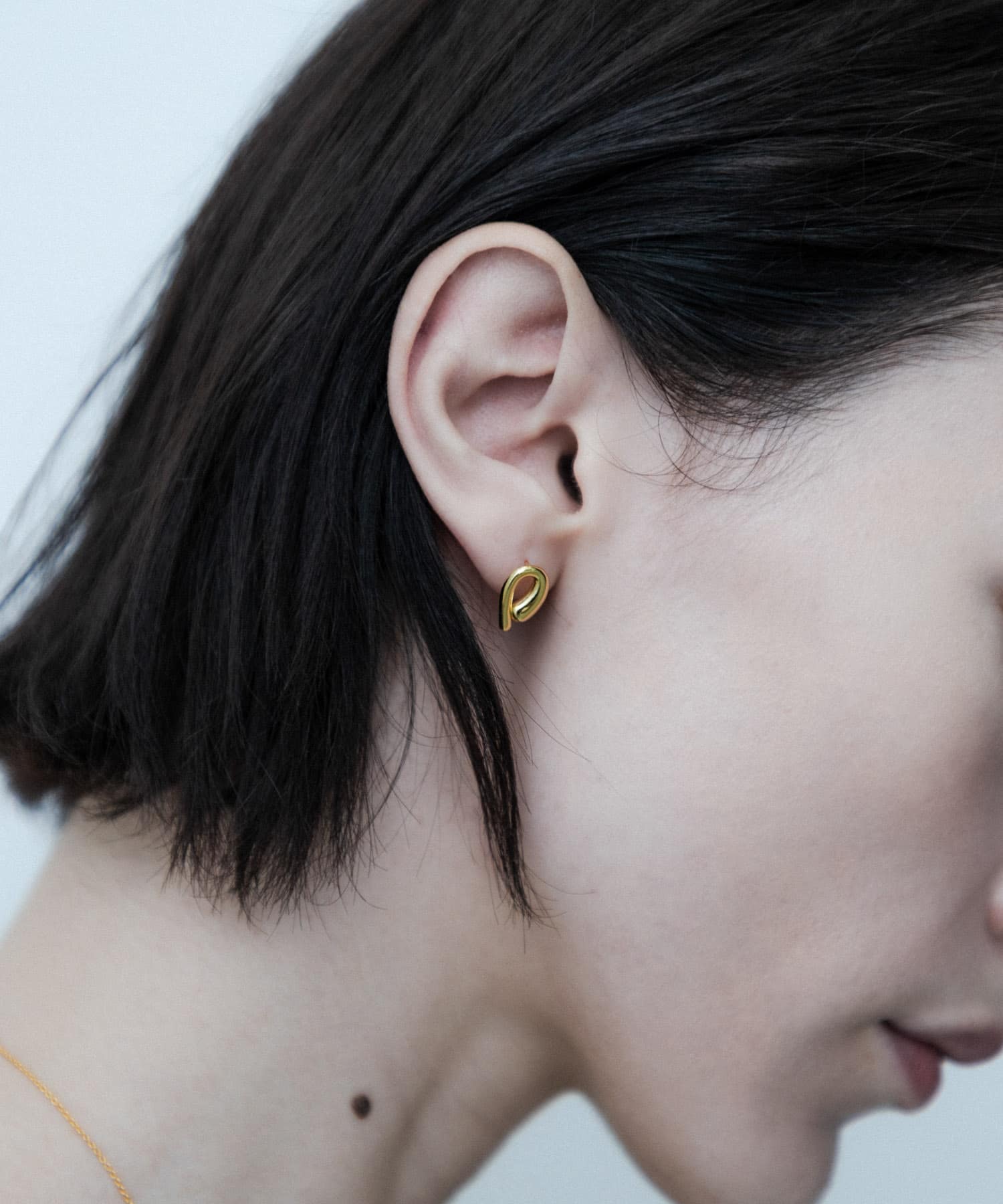 SMELLY so’　asymmetric solid pierce GLD -