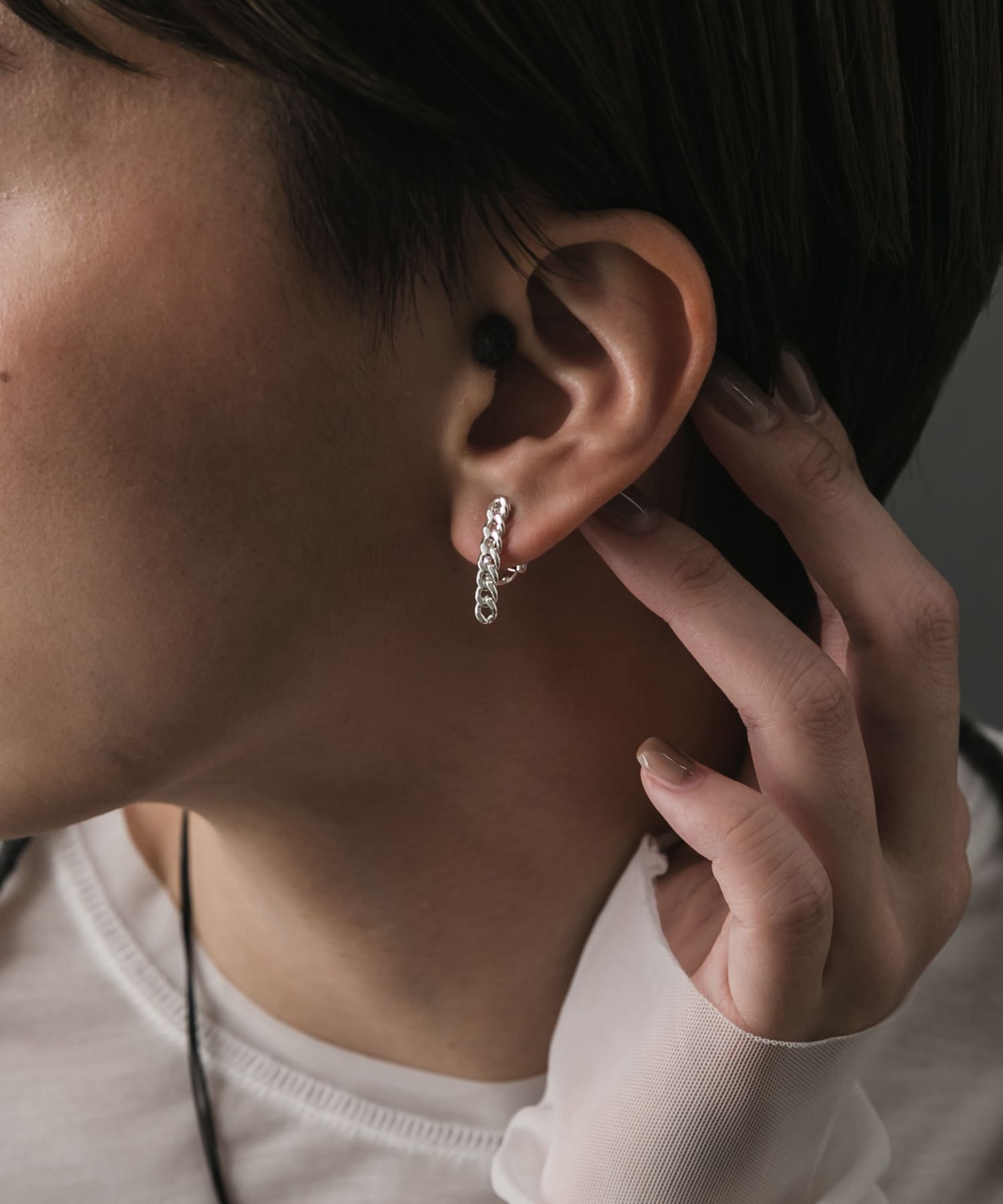 SMELLY so’　asymmetry chain earring