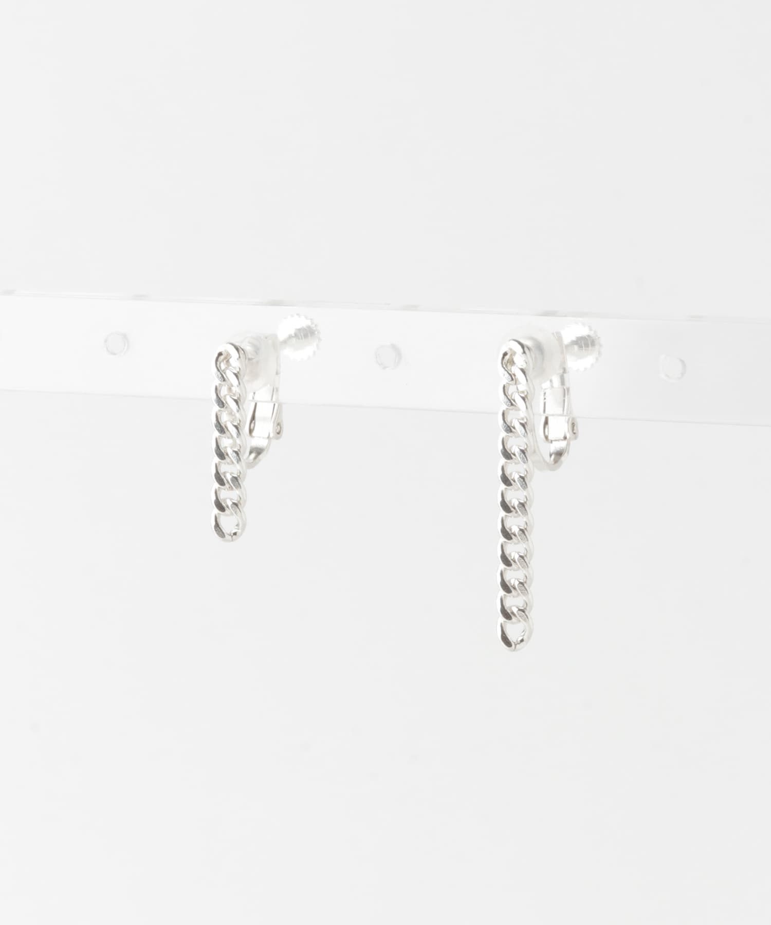 SMELLY so’　asymmetry chain earring SLV -