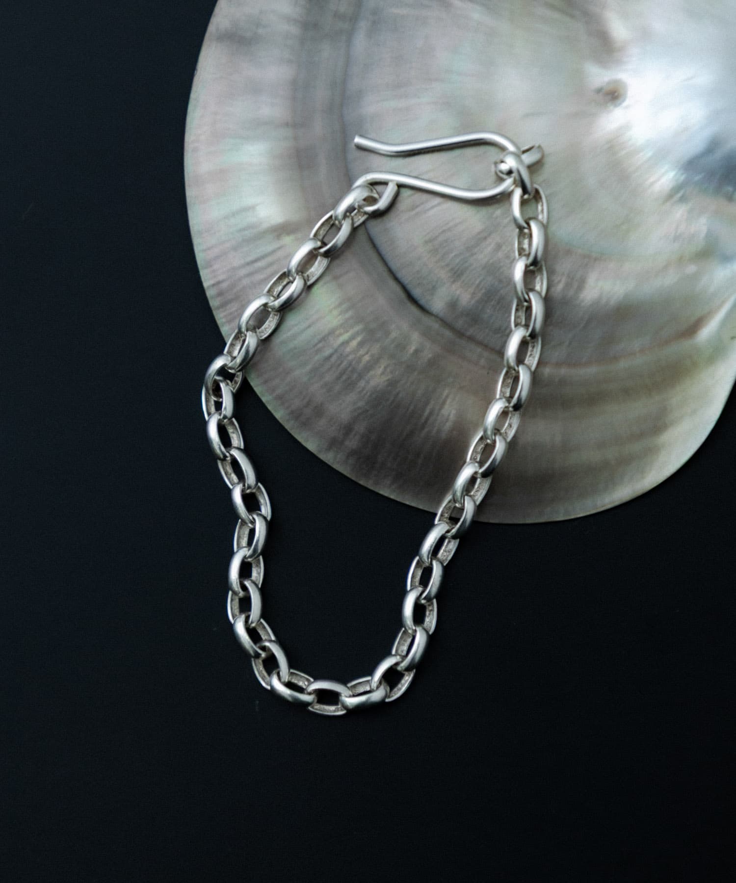SMELLY so’　connected chain bracelet
