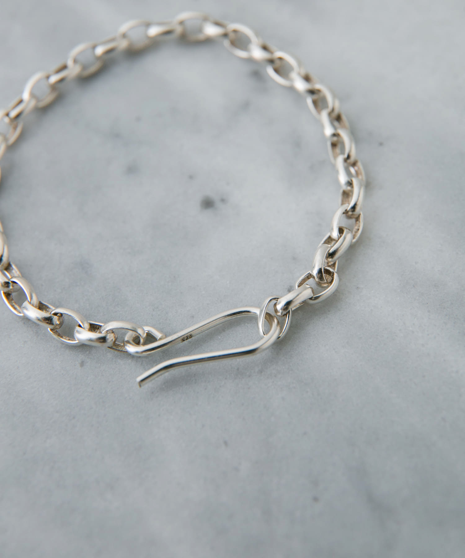 SMELLY so’　connected chain bracelet SLV -