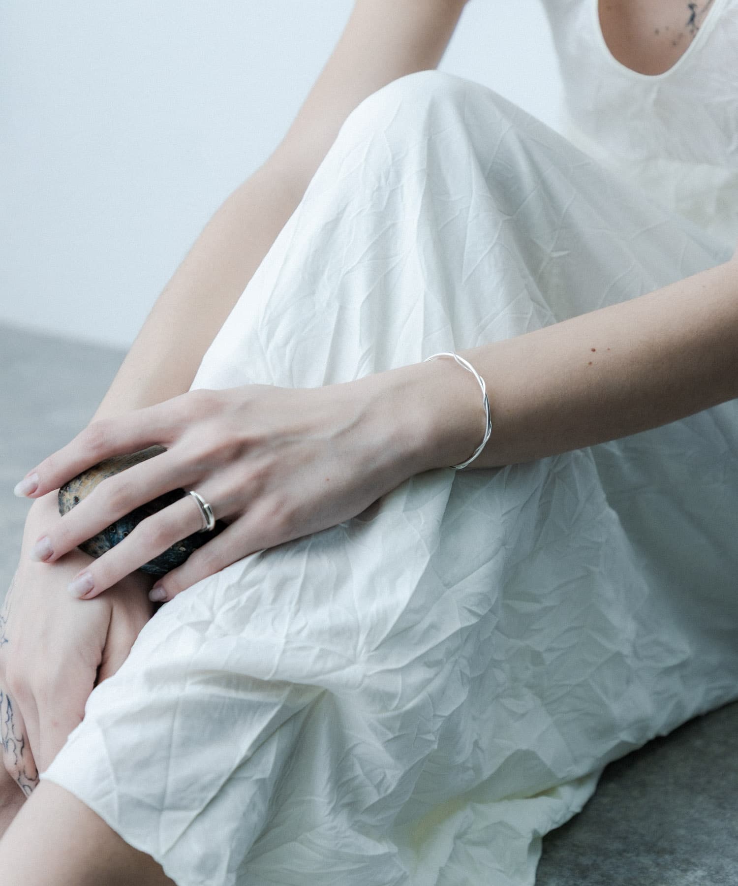 SMELLY so’　twist chain bangle SLV -