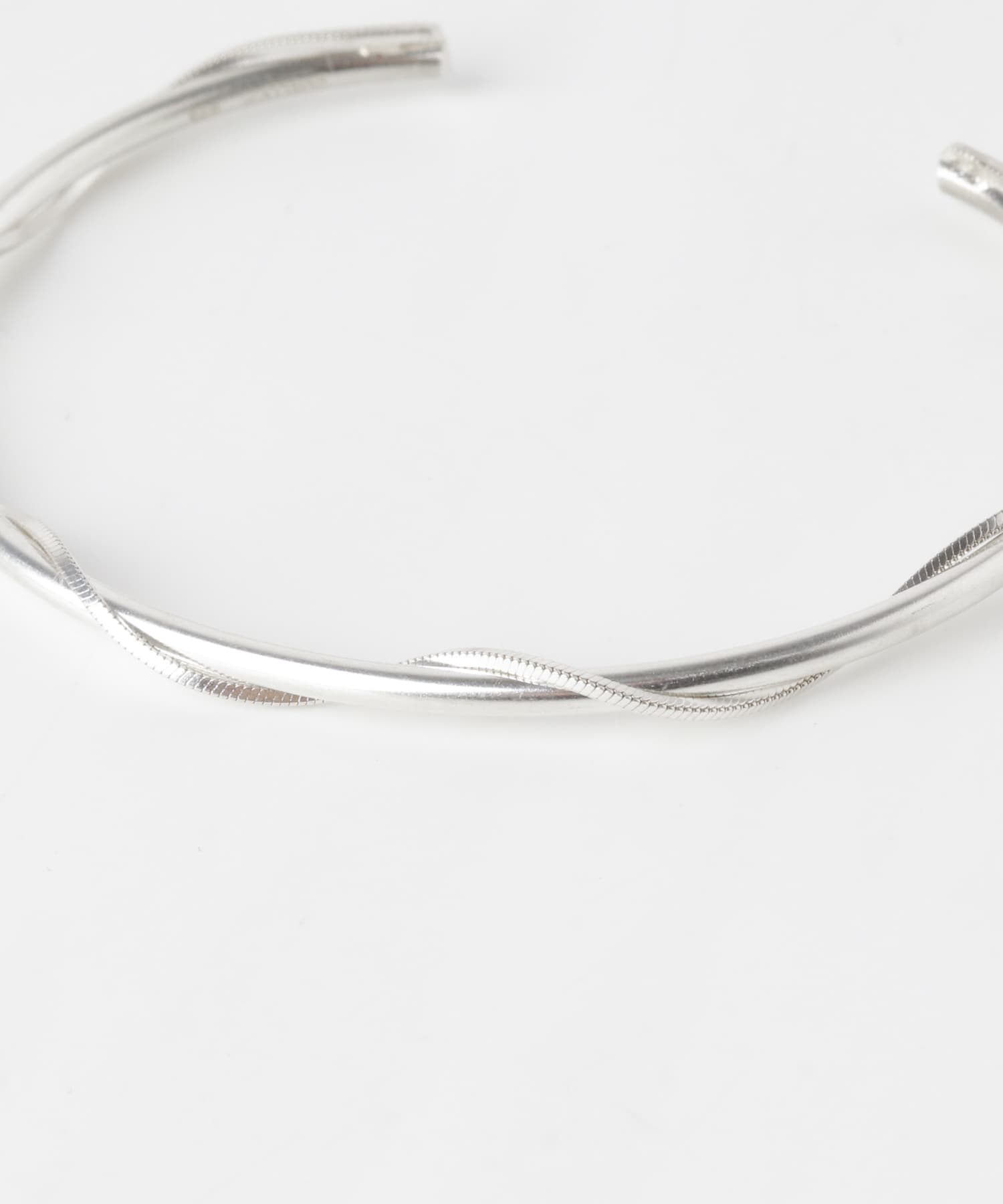 SMELLY so’　twist chain bangle SLV -