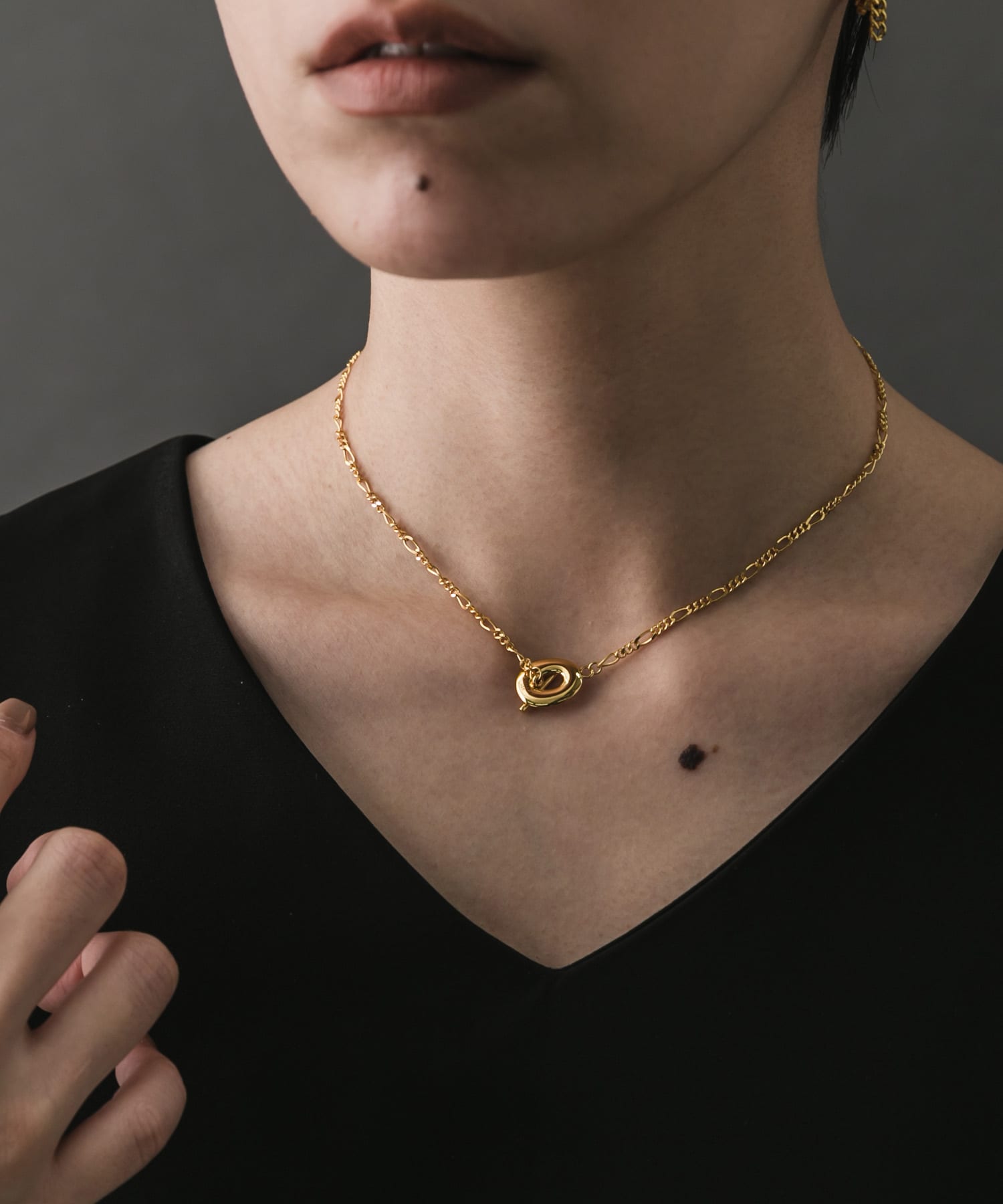 SMELLY so' flat mantel necklace