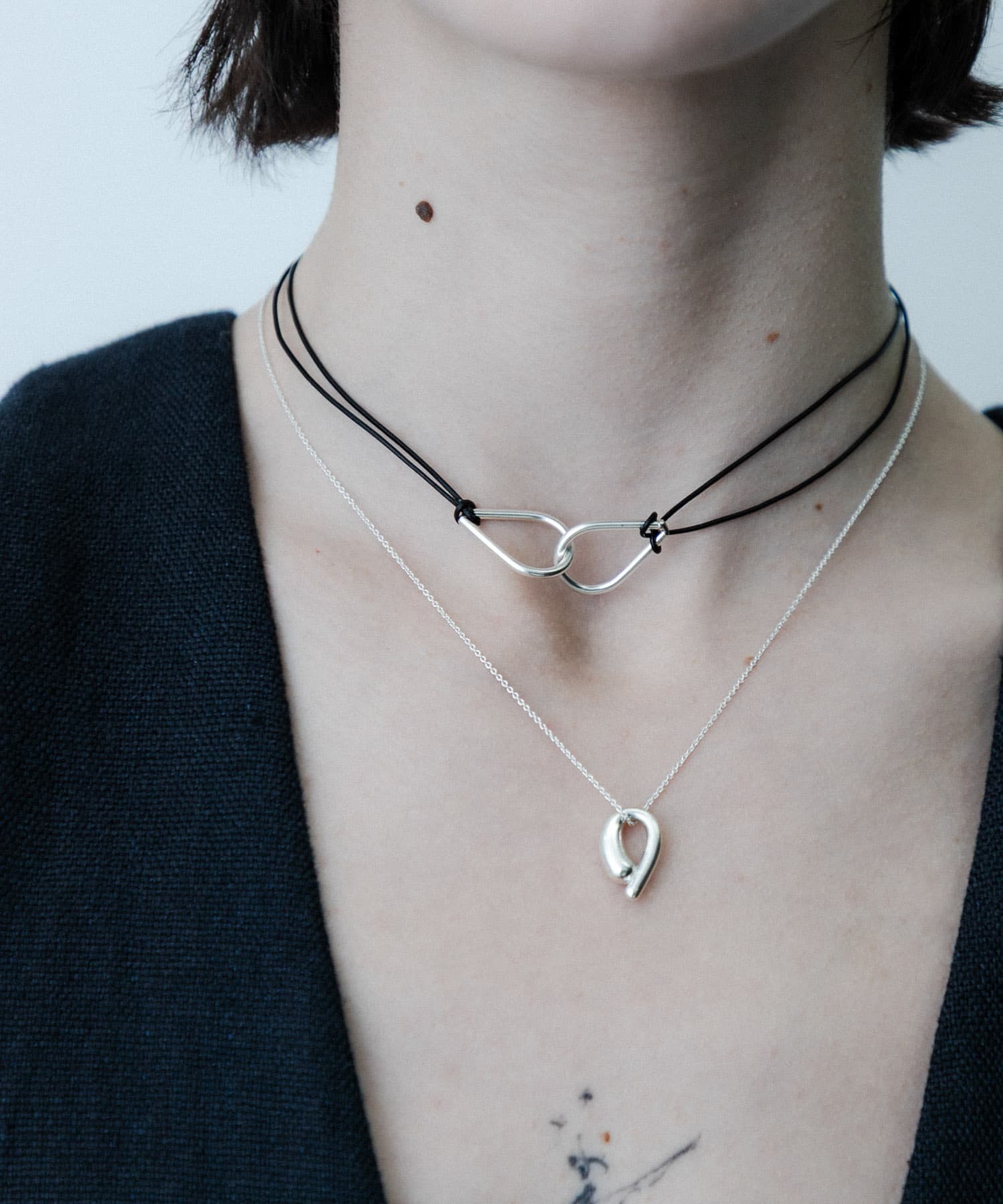 SMELLY so’　asymmetric solid necklace SLV -