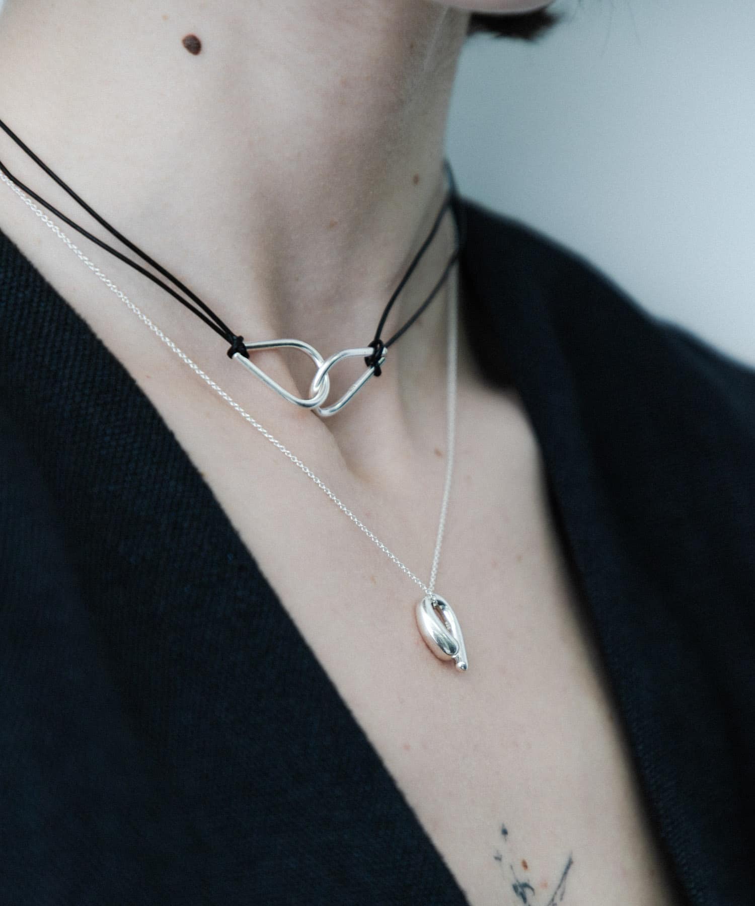 SMELLY so’　asymmetric solid necklace SLV -