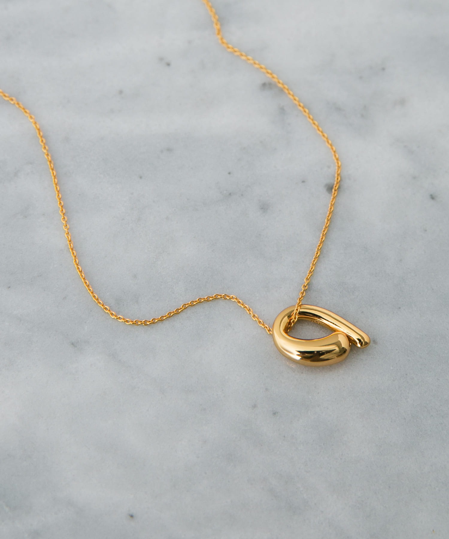 SMELLY so’　asymmetric solid necklace GLD -